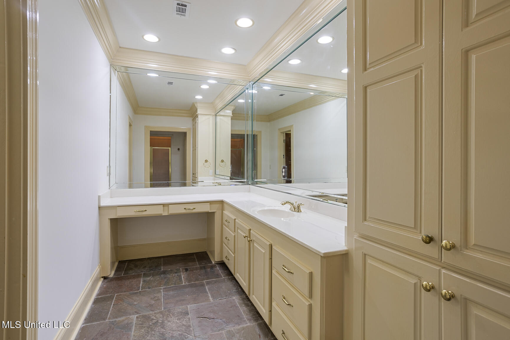 124 Dumaine Place Property Photo 25