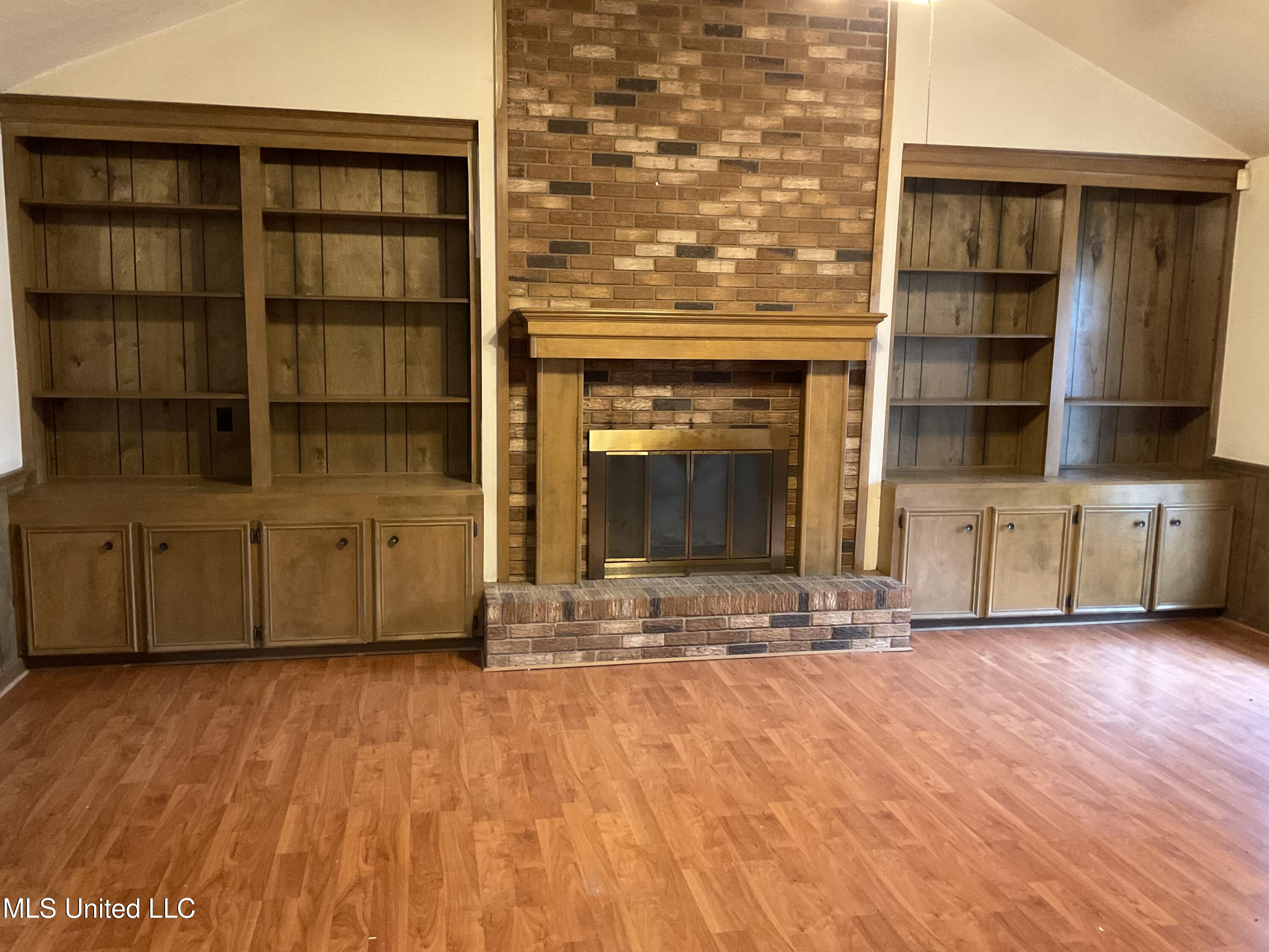 332 Brad Street Property Photo 2