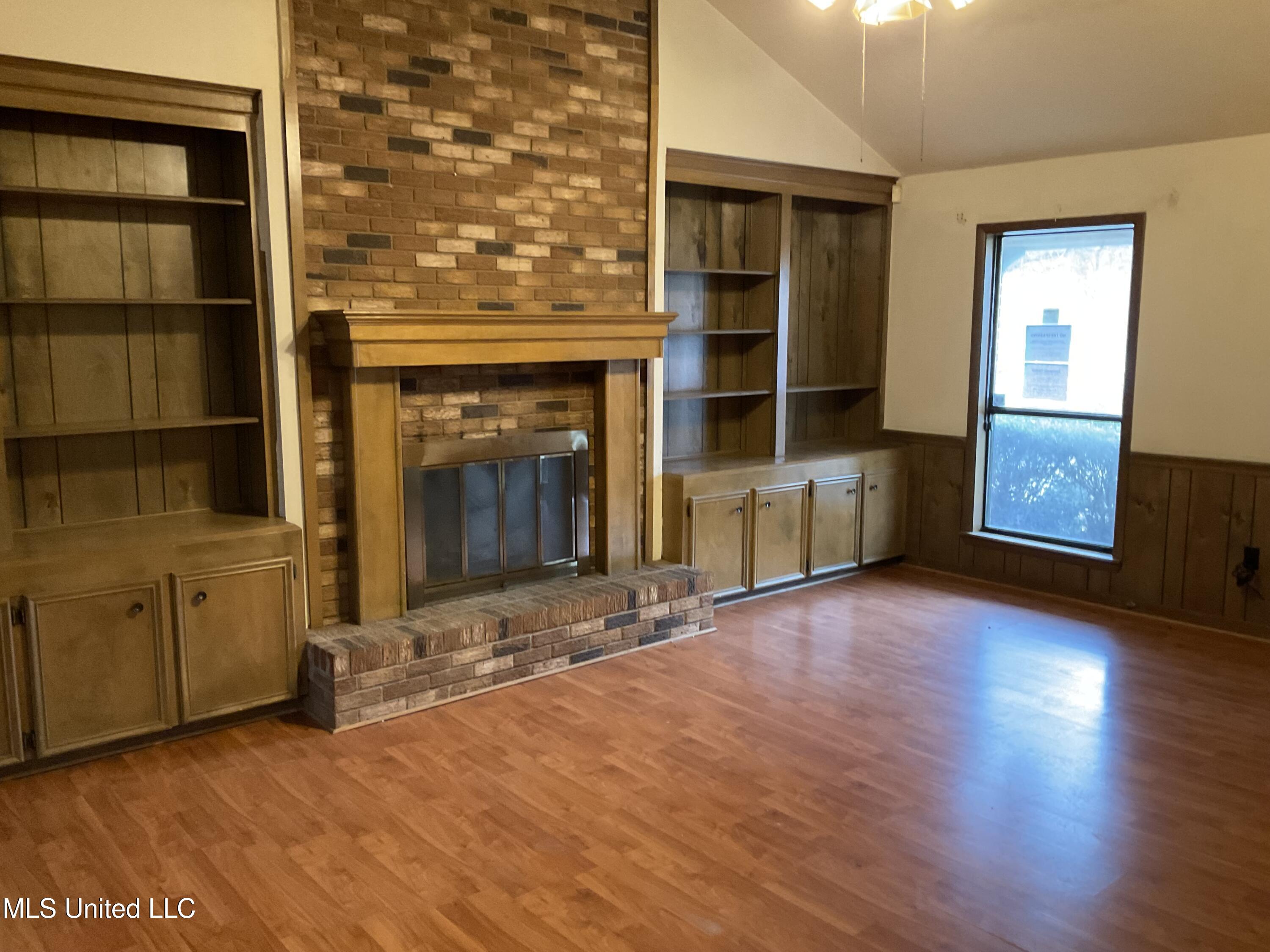 332 Brad Street Property Photo 3