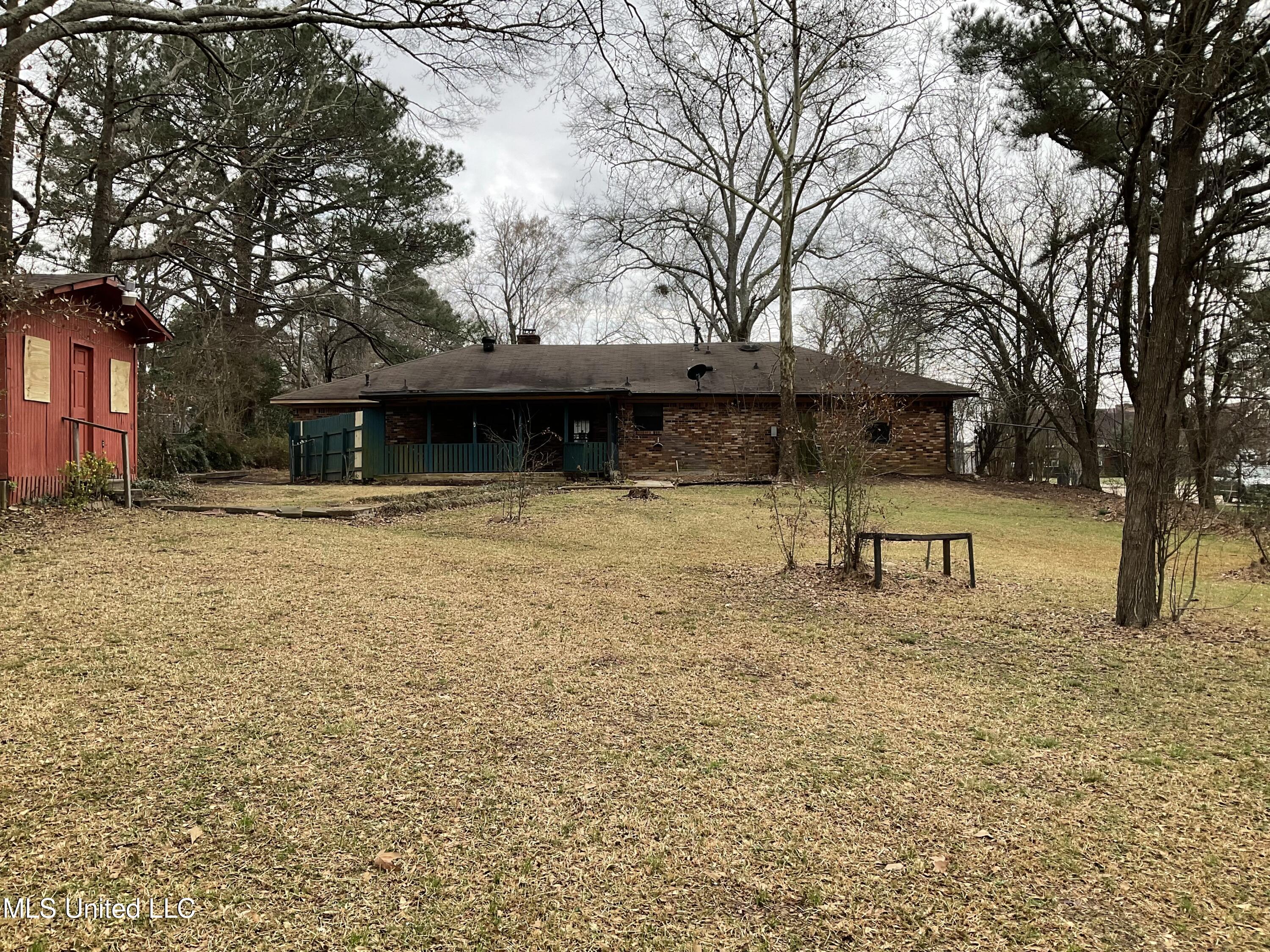 332 Brad Street Property Photo 16