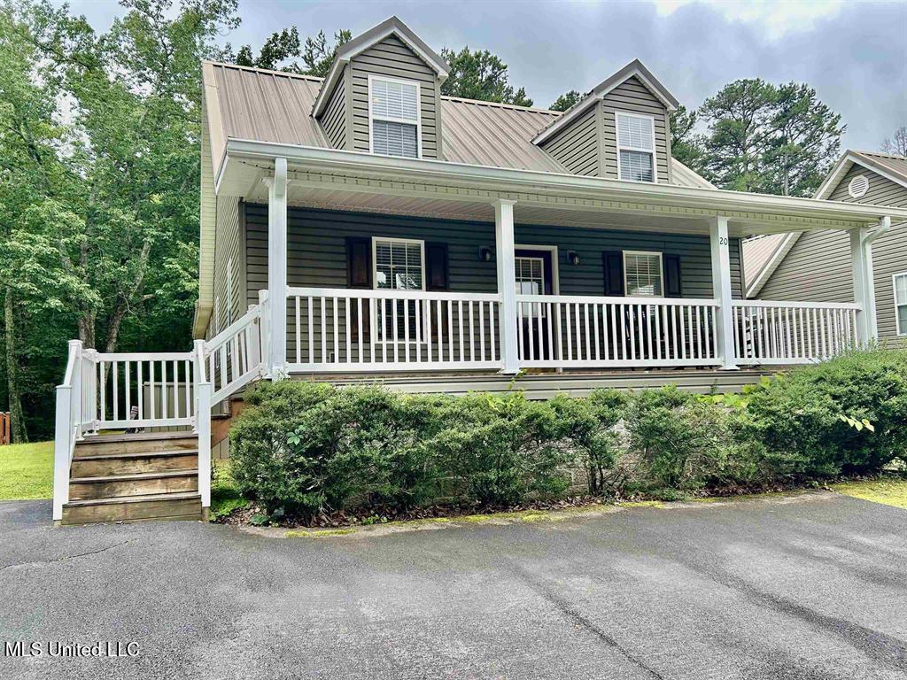 20 Betty Boulevard Property Photo 1