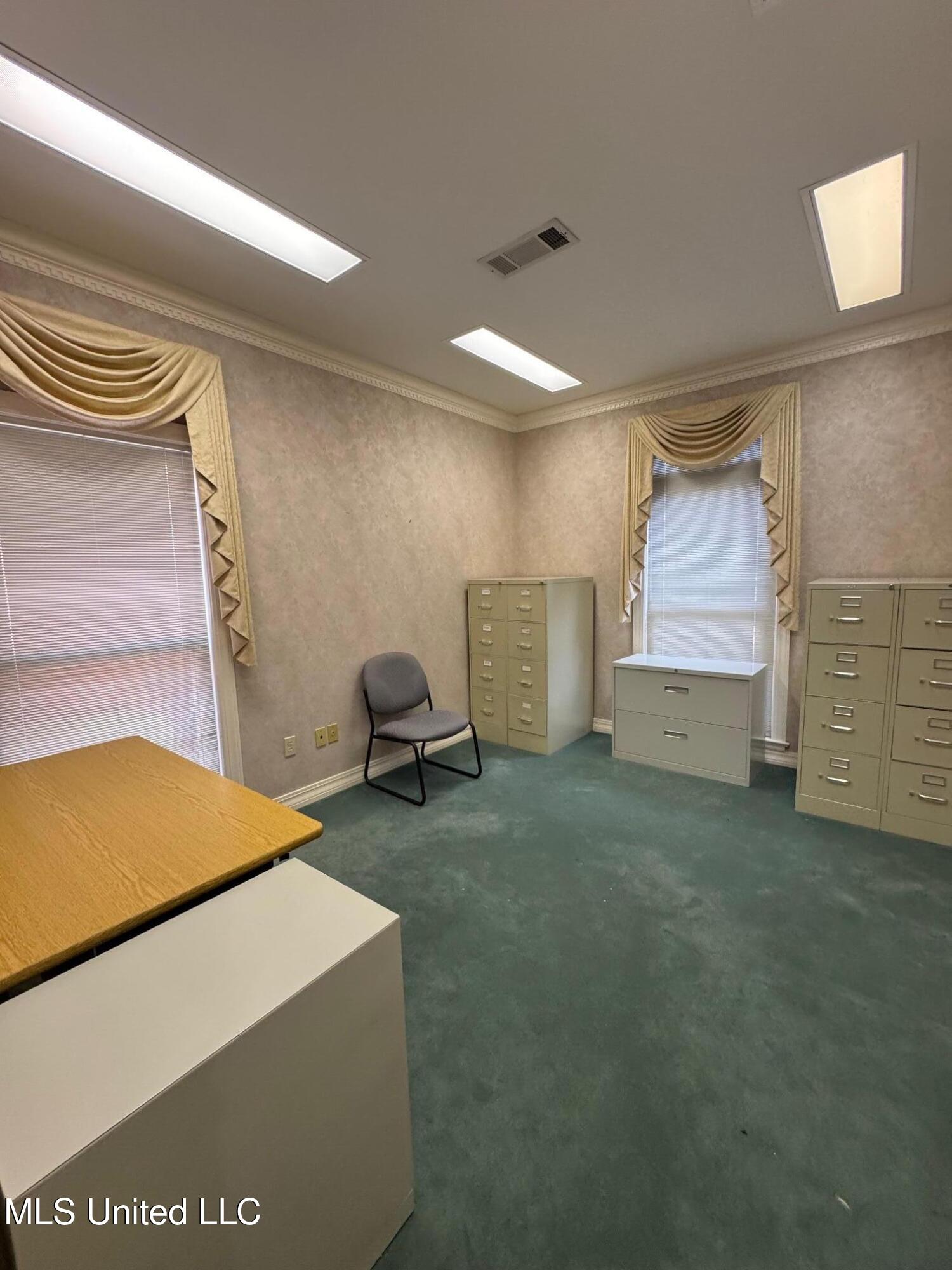 17 Northtown Drive Property Photo 17