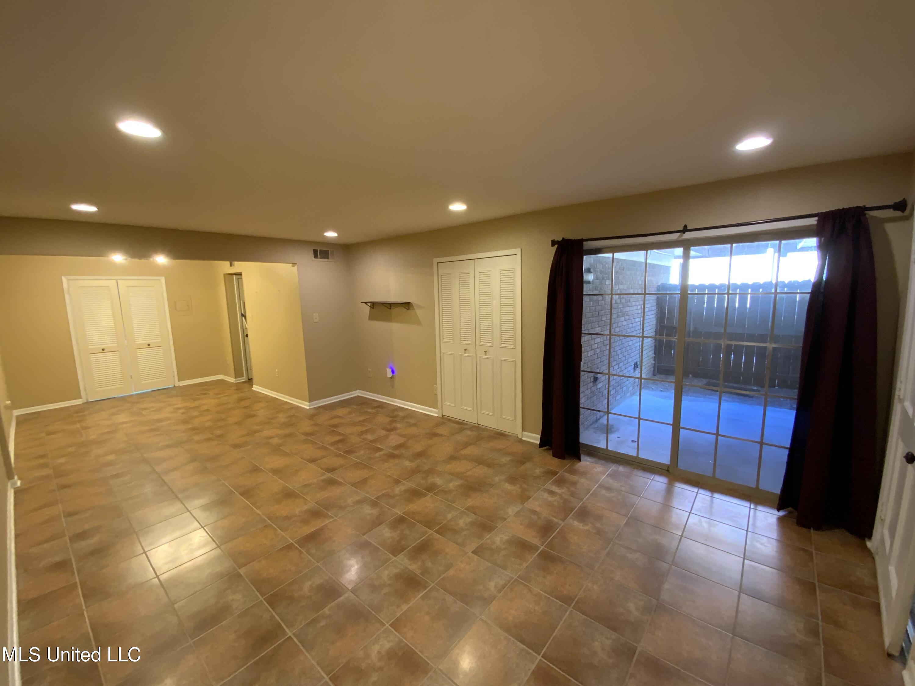 5155 Wayneland Drive Property Photo 4