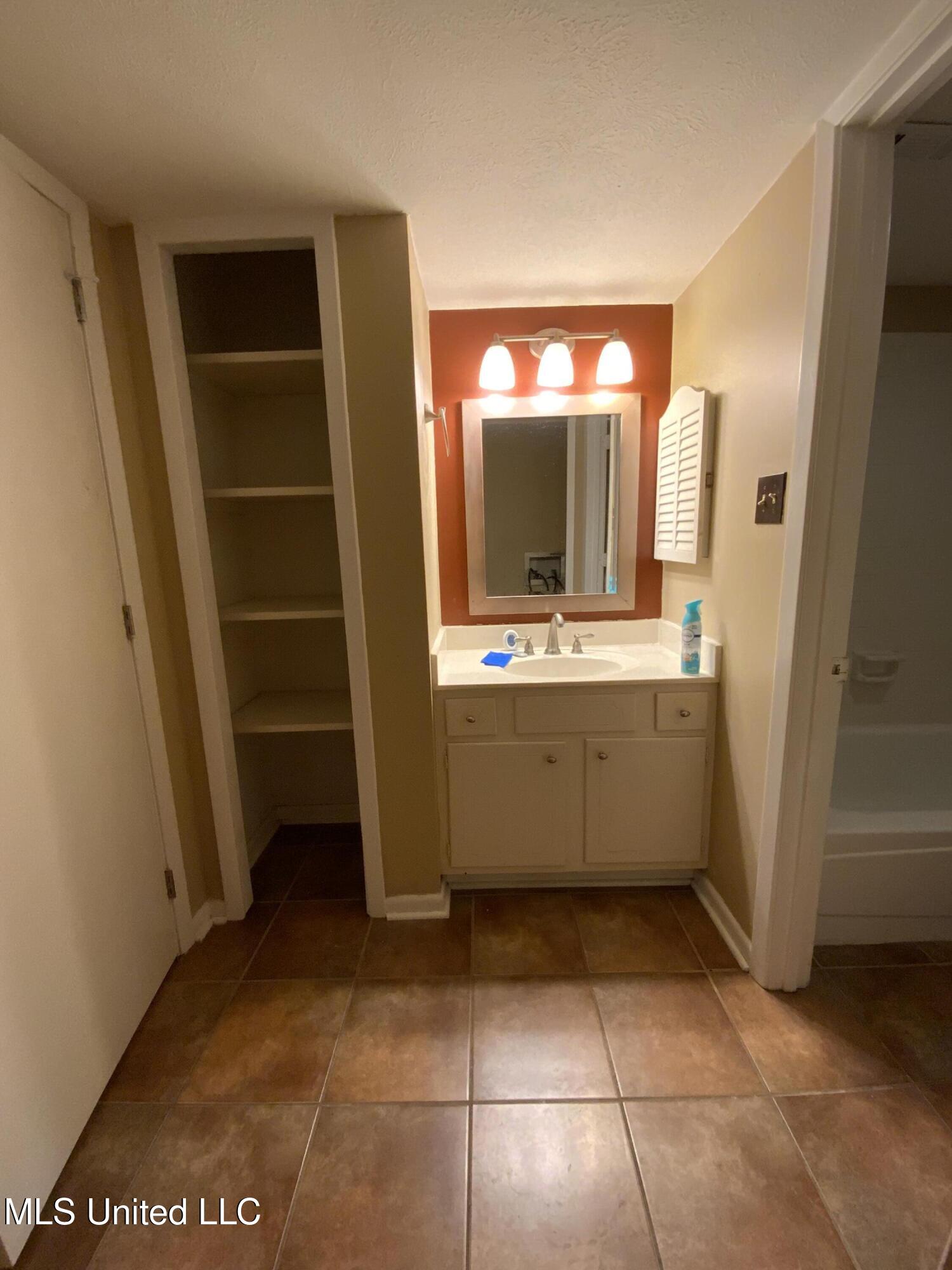 5155 Wayneland Drive Property Photo 7