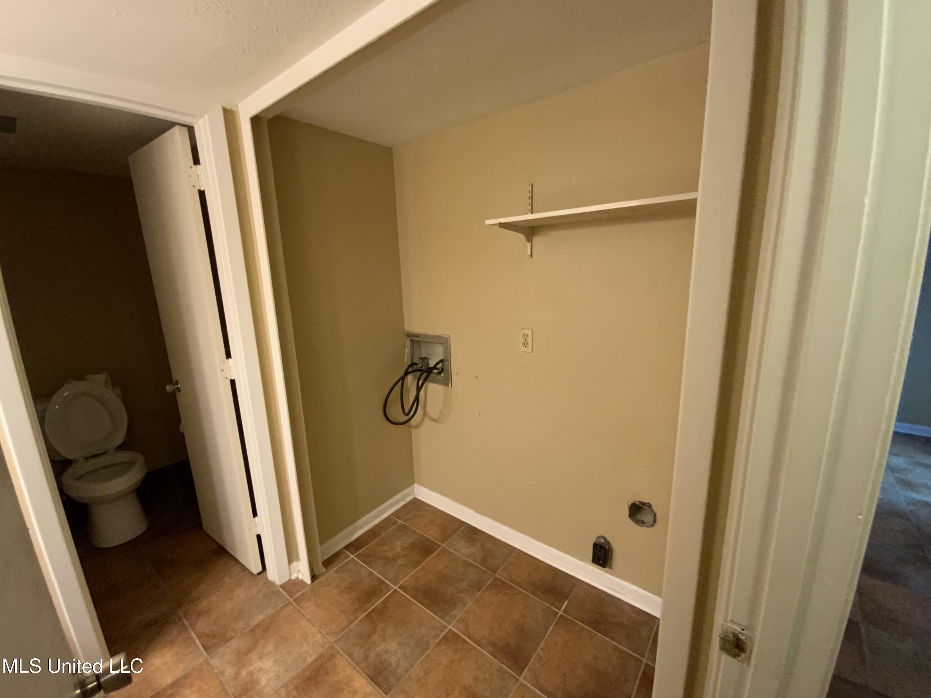 5155 Wayneland Drive Property Photo 8