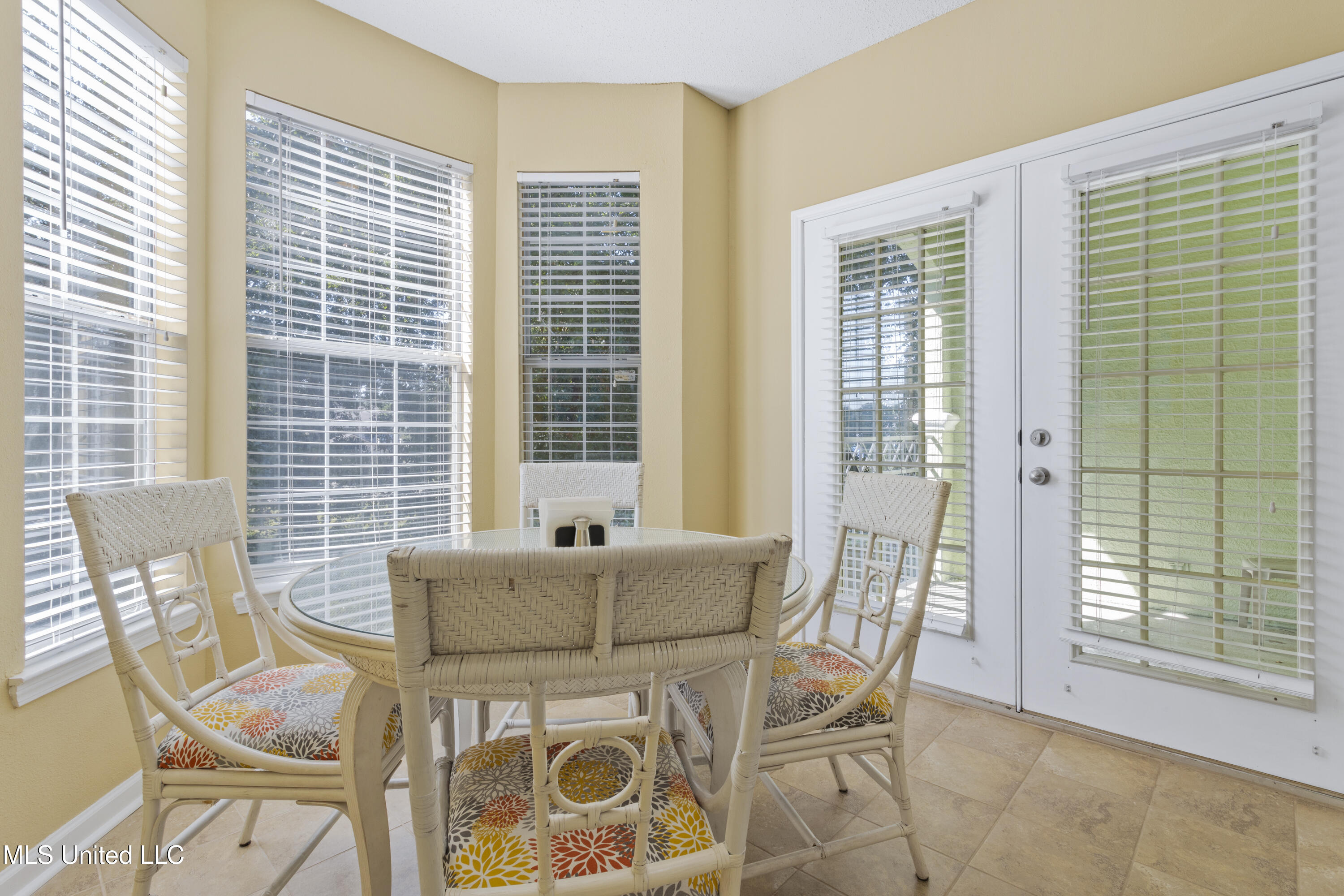2252 Beach Drive Property Photo 11