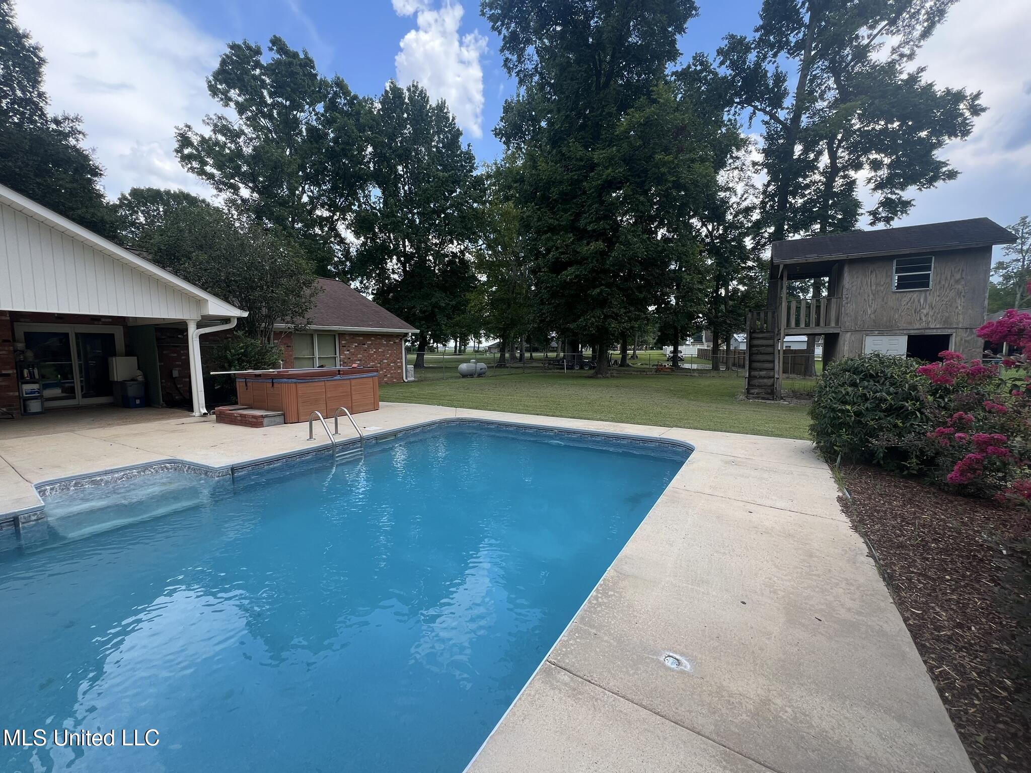 162 Pecania Drive Property Photo 9