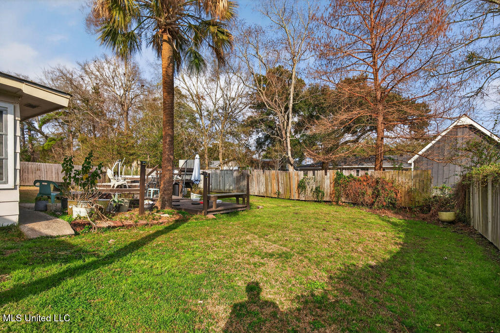 734 Canterbury Drive Property Photo 13