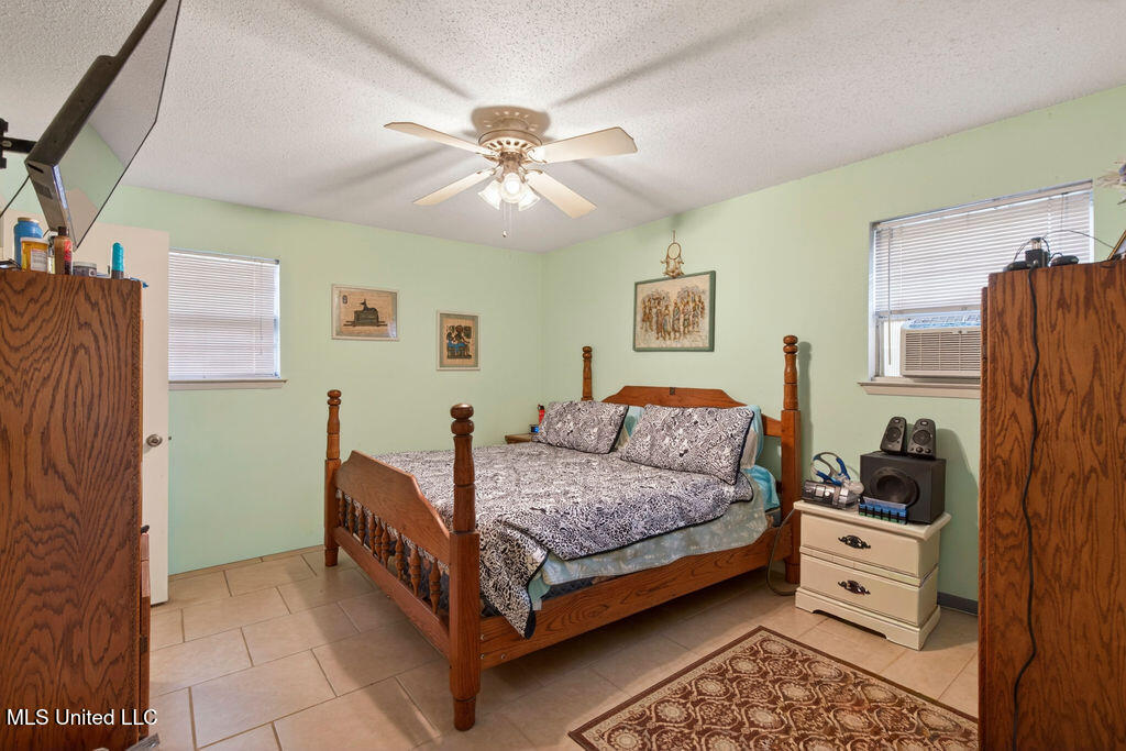 734 Canterbury Drive Property Photo 19