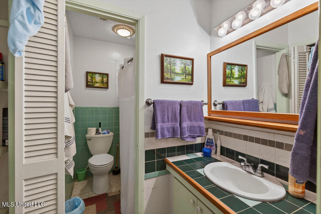 734 Canterbury Drive Property Photo 21