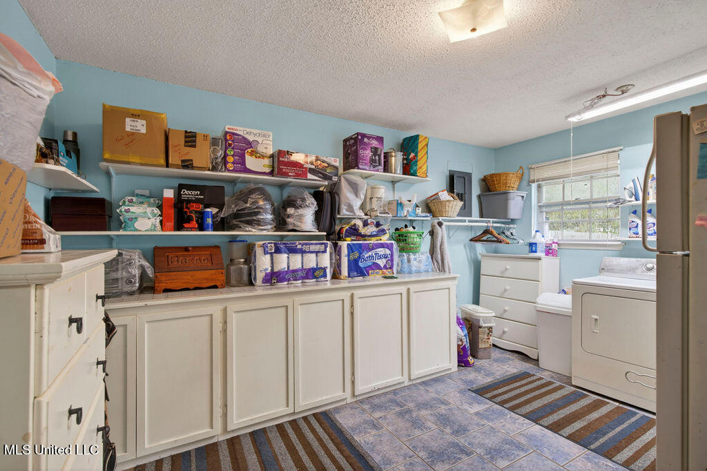 734 Canterbury Drive Property Photo 26