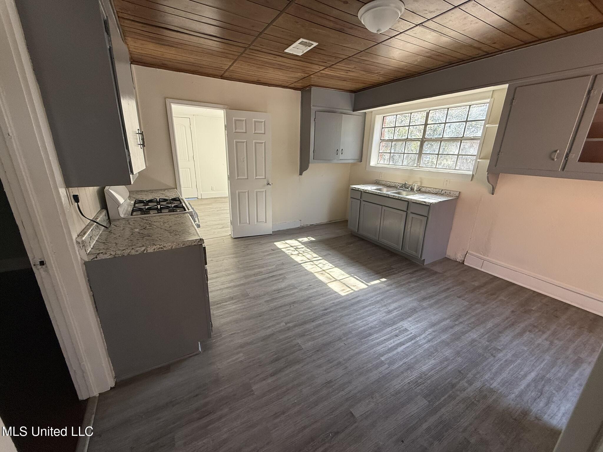 8356 Louisiana Avenue Property Photo 13