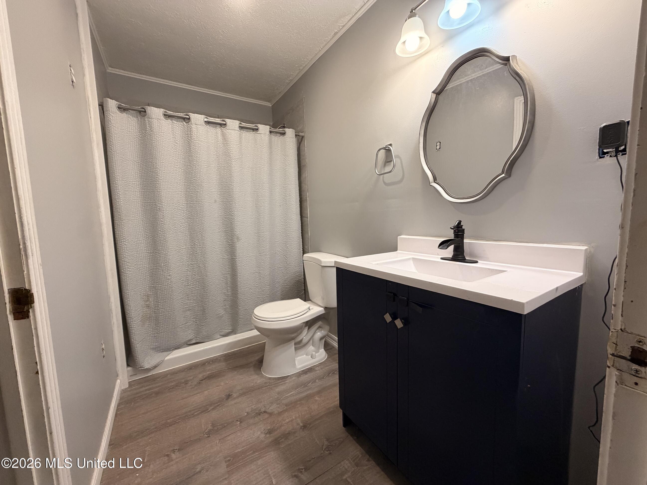 305 Lionel Road Property Photo 8