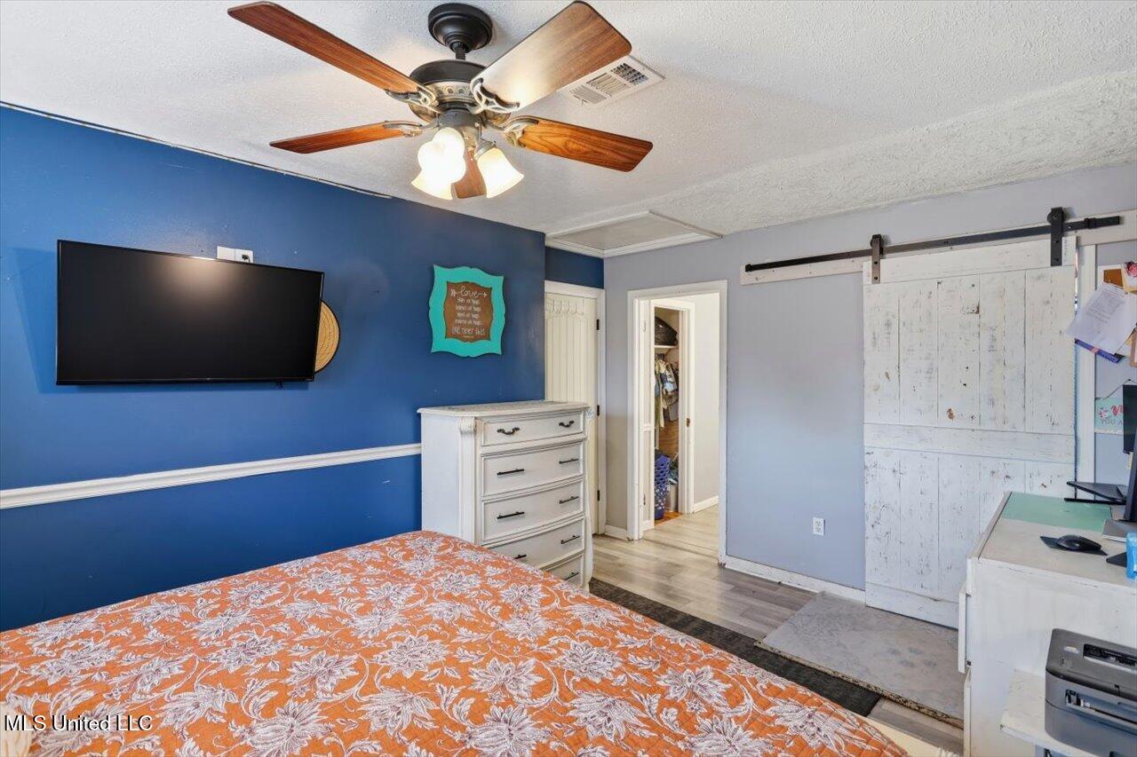305 Lionel Road Property Photo 15