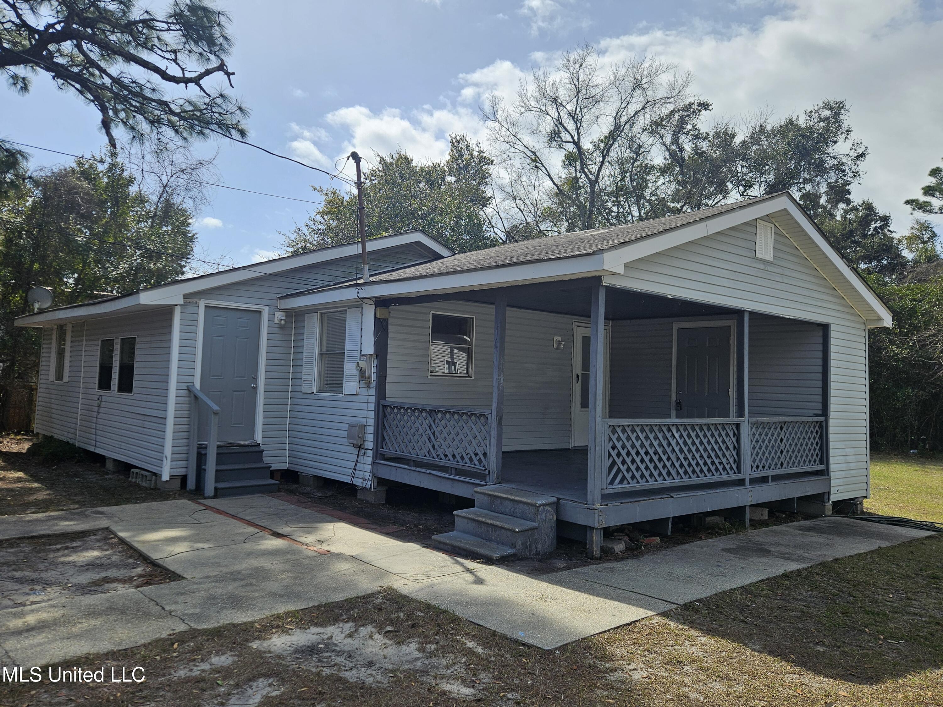 263 Mcdonnell Avenue Property Photo 1