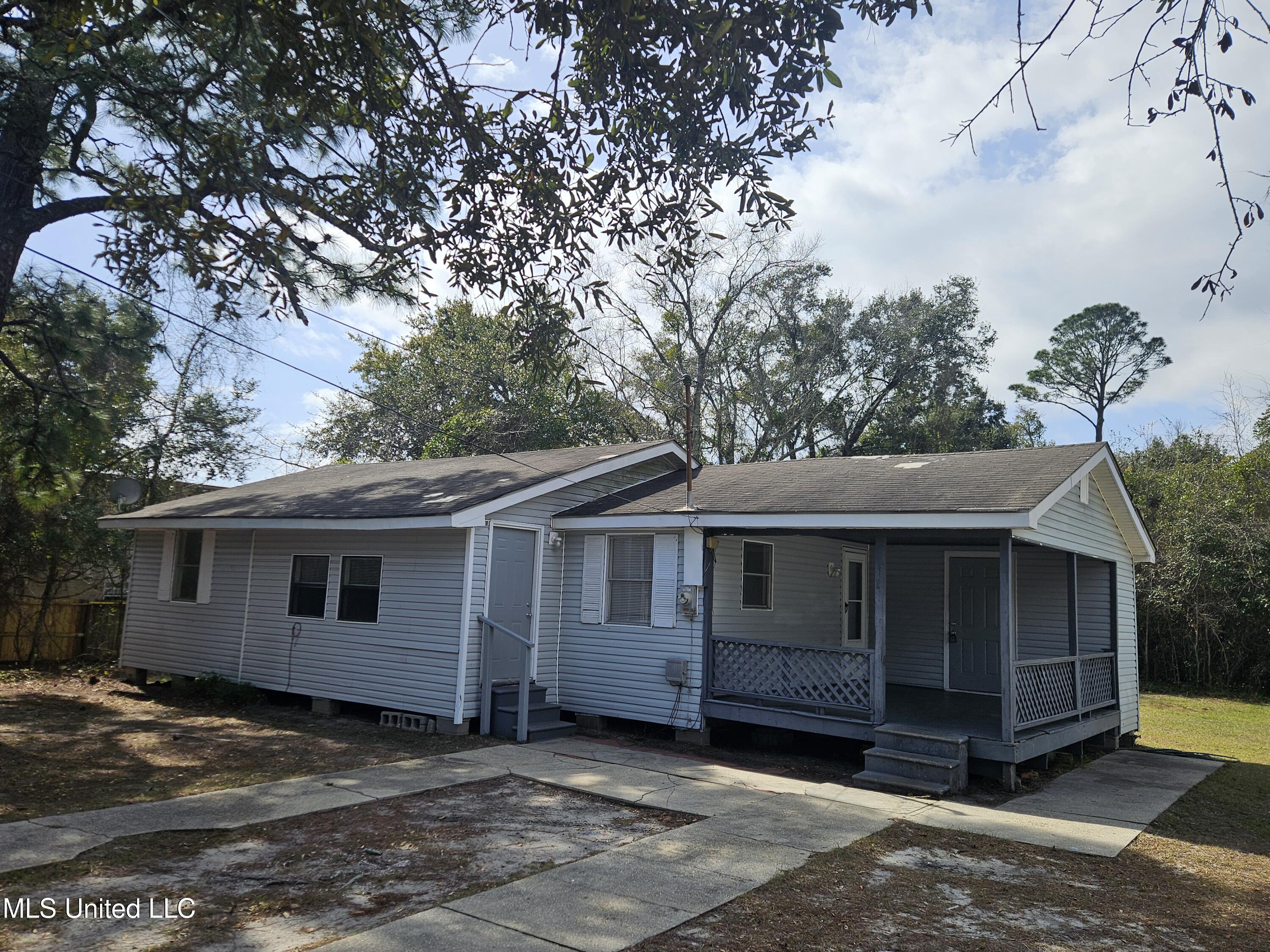263 Mcdonnell Avenue Property Photo 2
