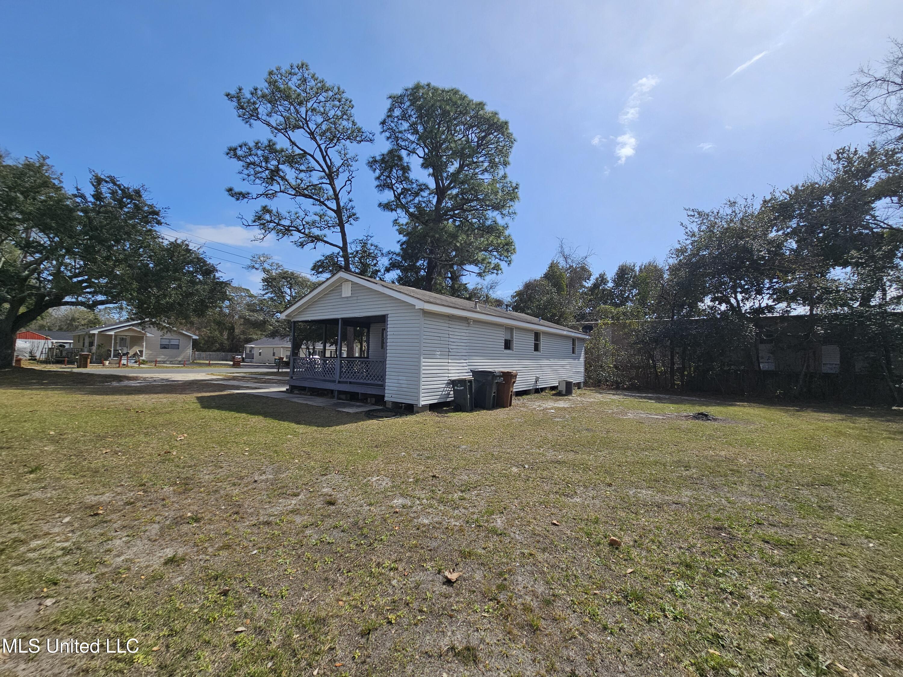 263 Mcdonnell Avenue Property Photo 4