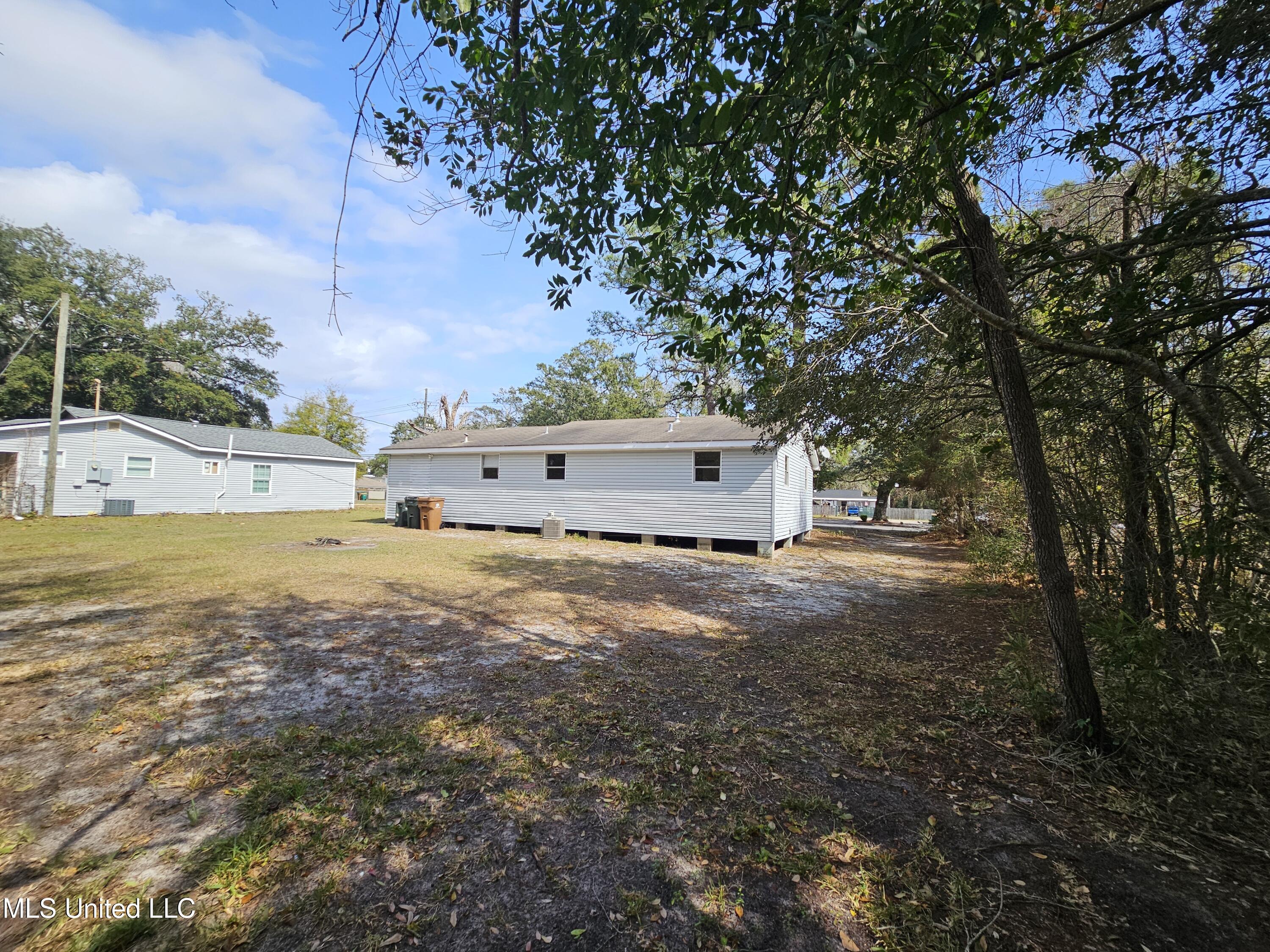 263 Mcdonnell Avenue Property Photo 5