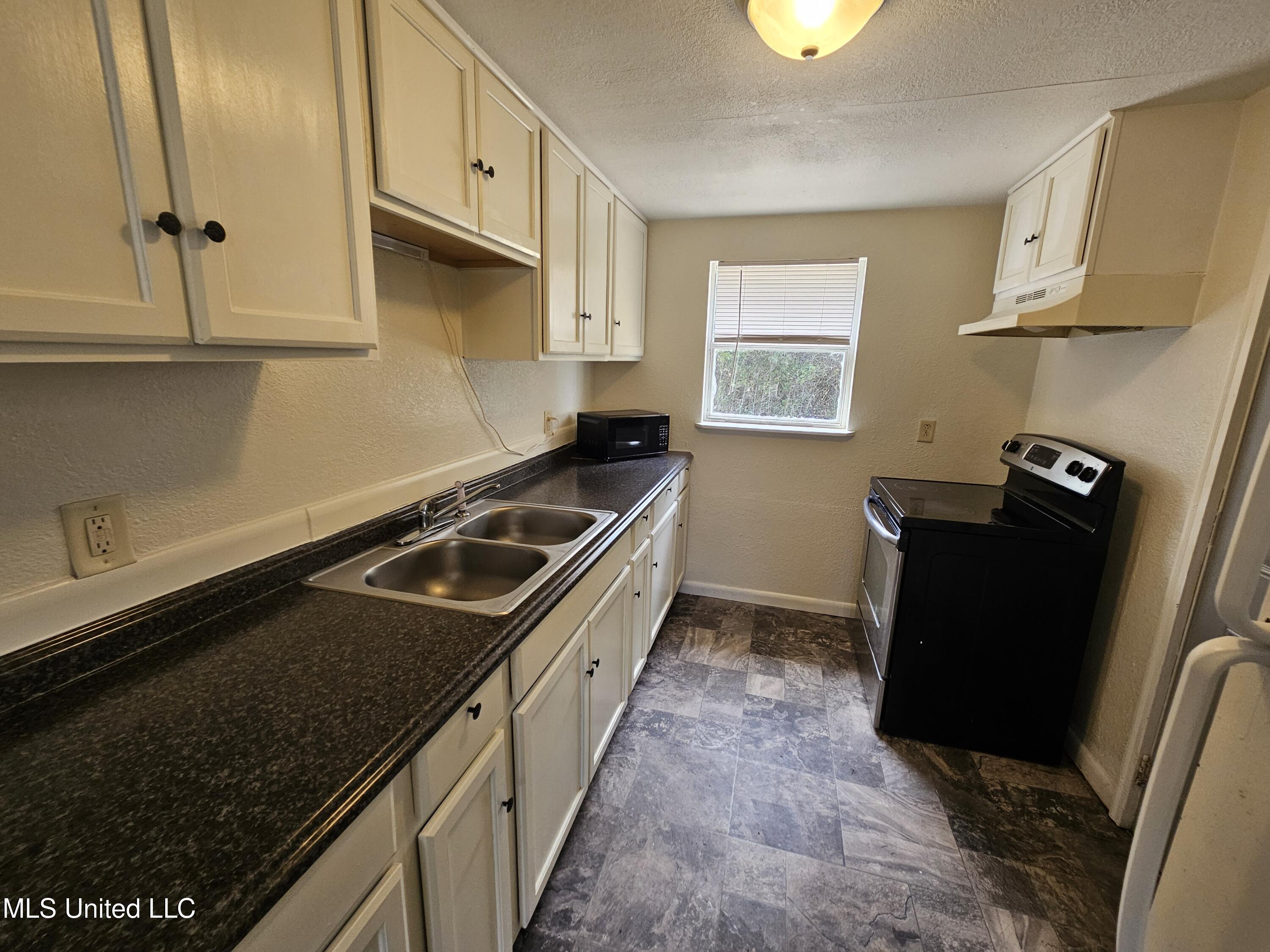 263 Mcdonnell Avenue Property Photo 12