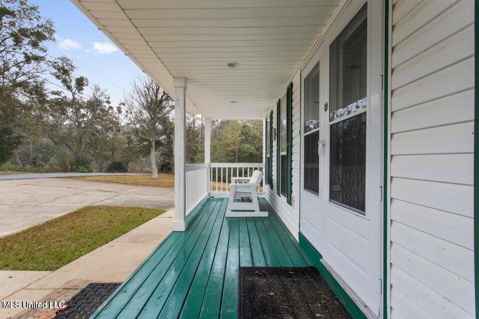 103 Red Wing Cove Property Photo 3
