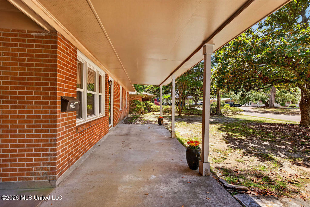 2306 Curcor Drive Property Photo 4