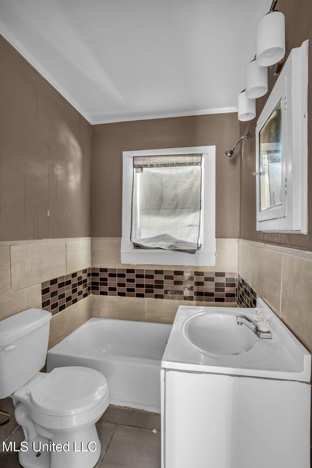 2314 Blount Avenue Property Photo 5