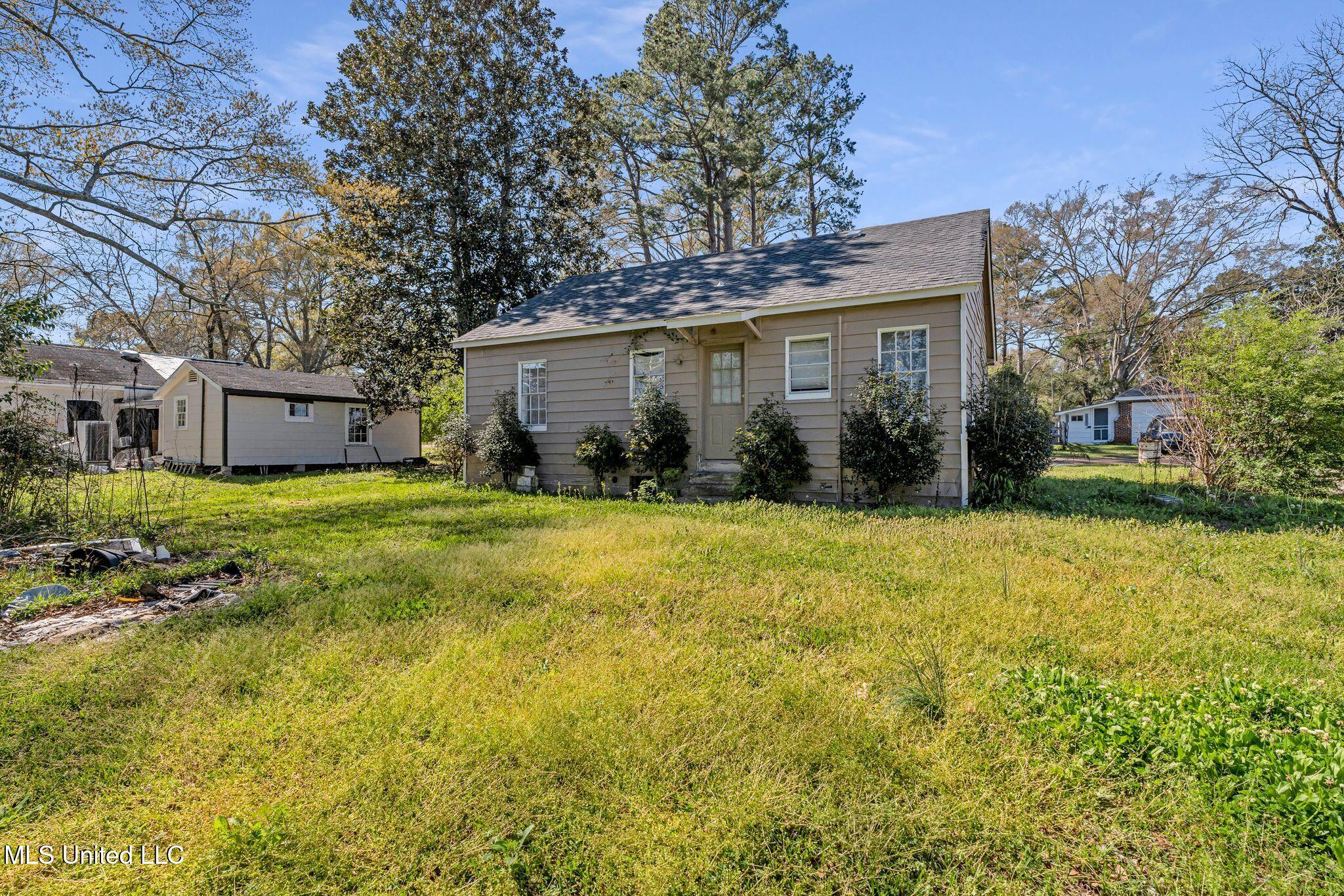 2314 Blount Avenue Property Photo 6