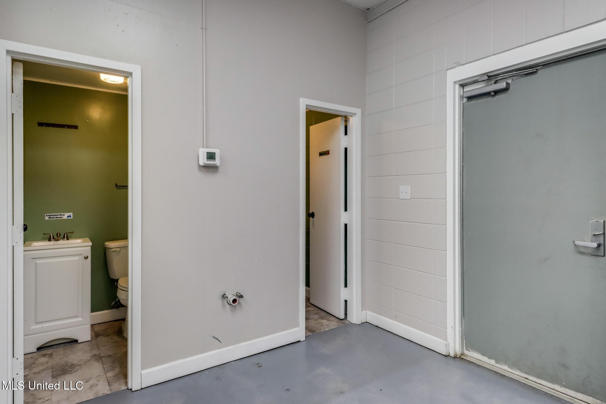 2643 Executive Place Property Photo 16