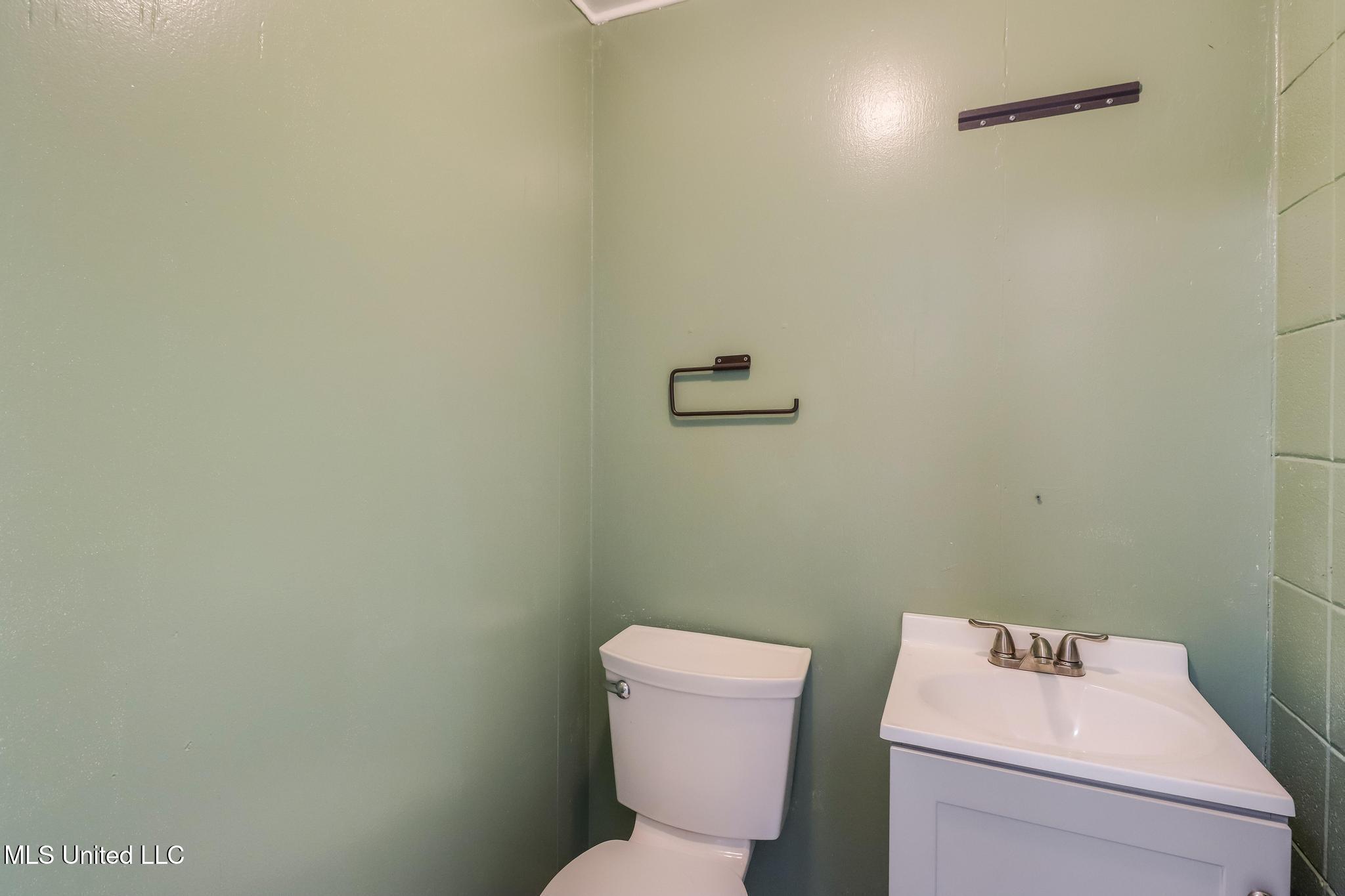 2643 Executive Place Property Photo 17