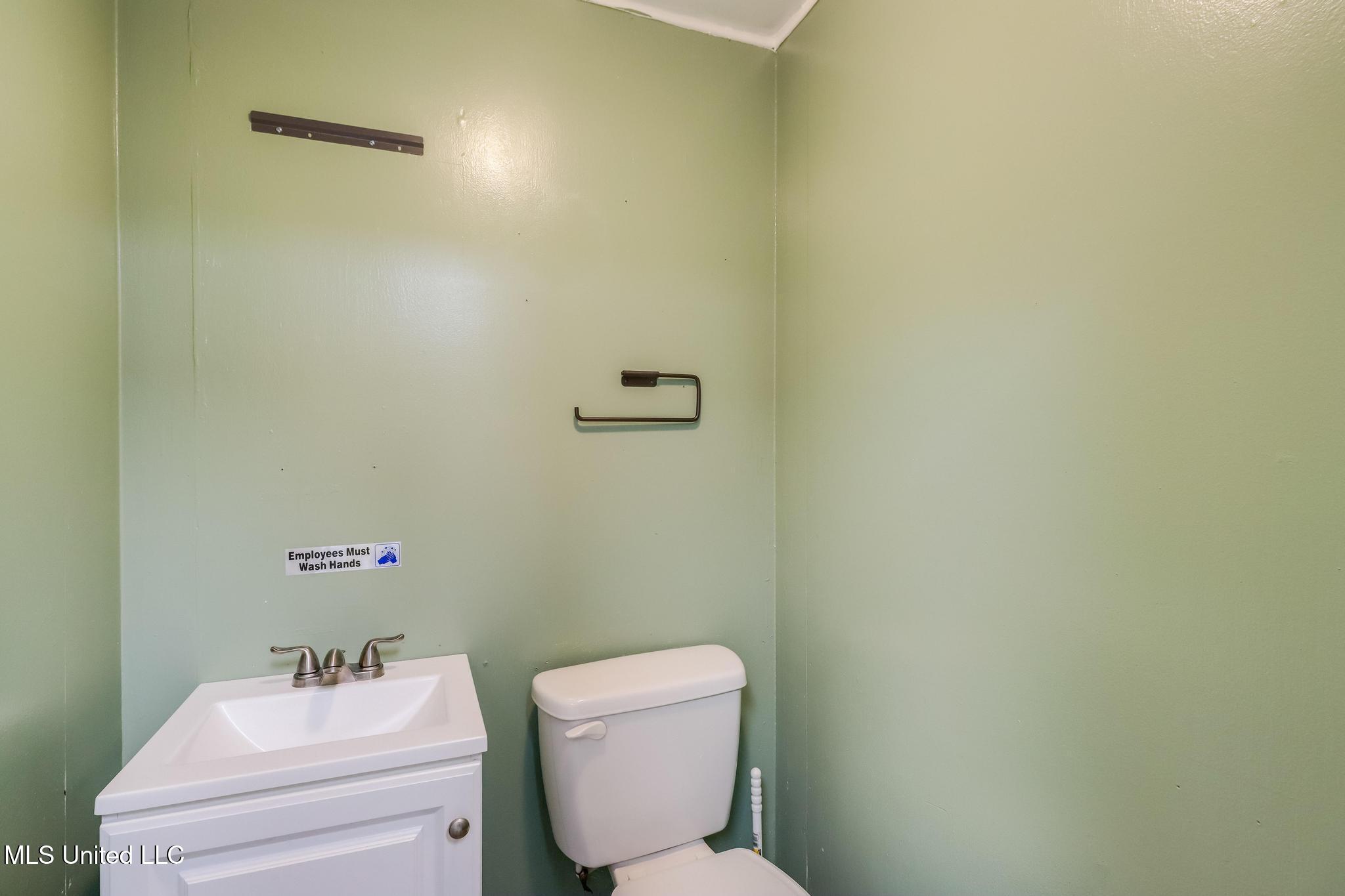 2643 Executive Place Property Photo 18