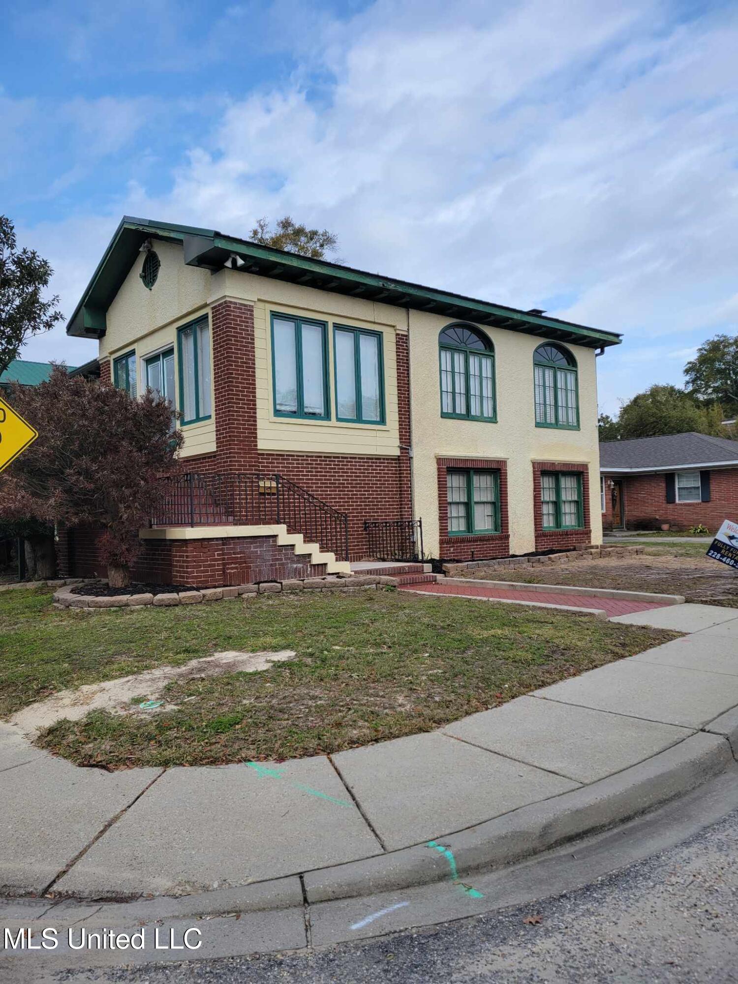 133 Hopkins Boulevard Property Photo 3