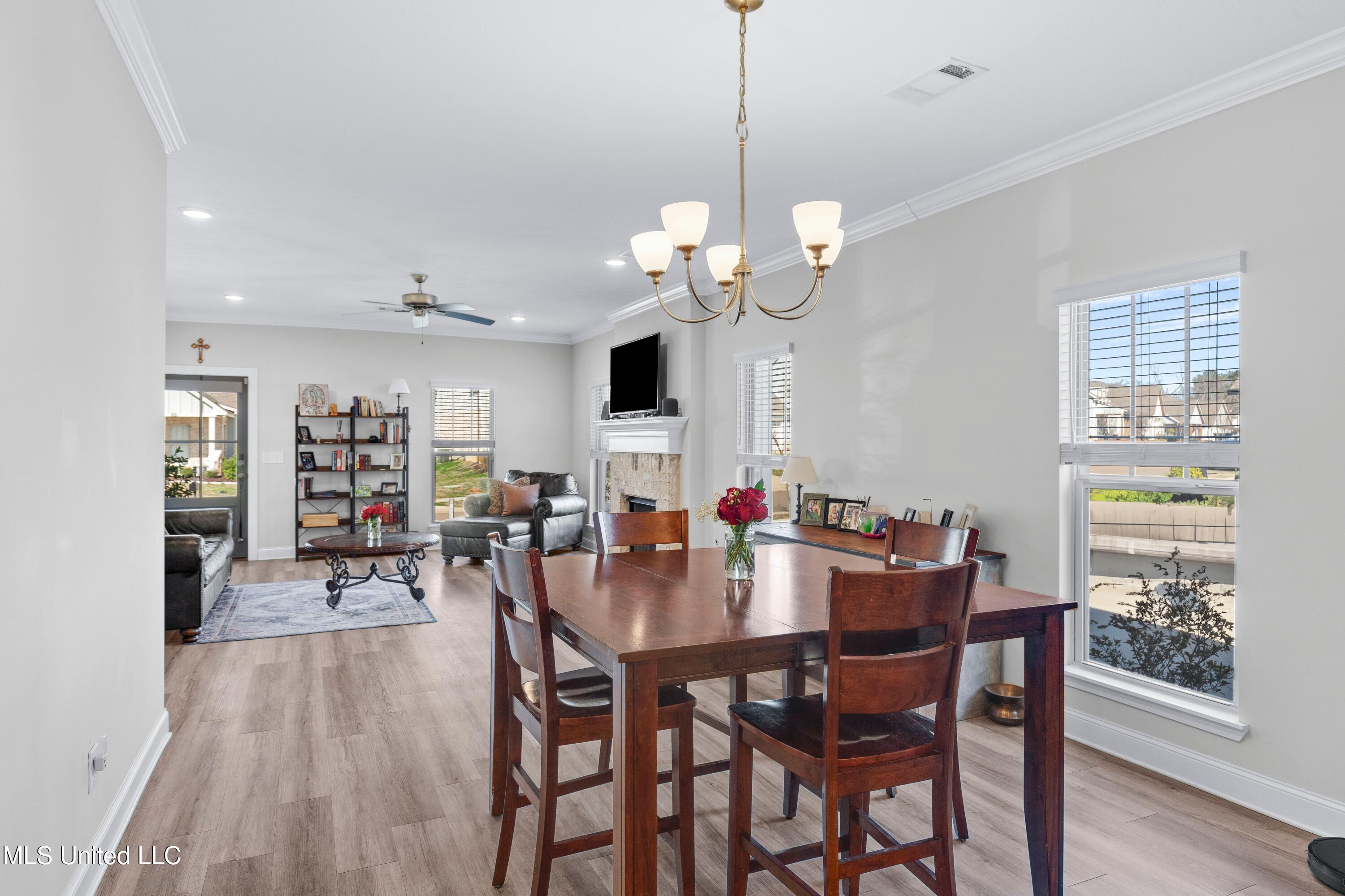 817 Long Leaf Circle Property Photo 9