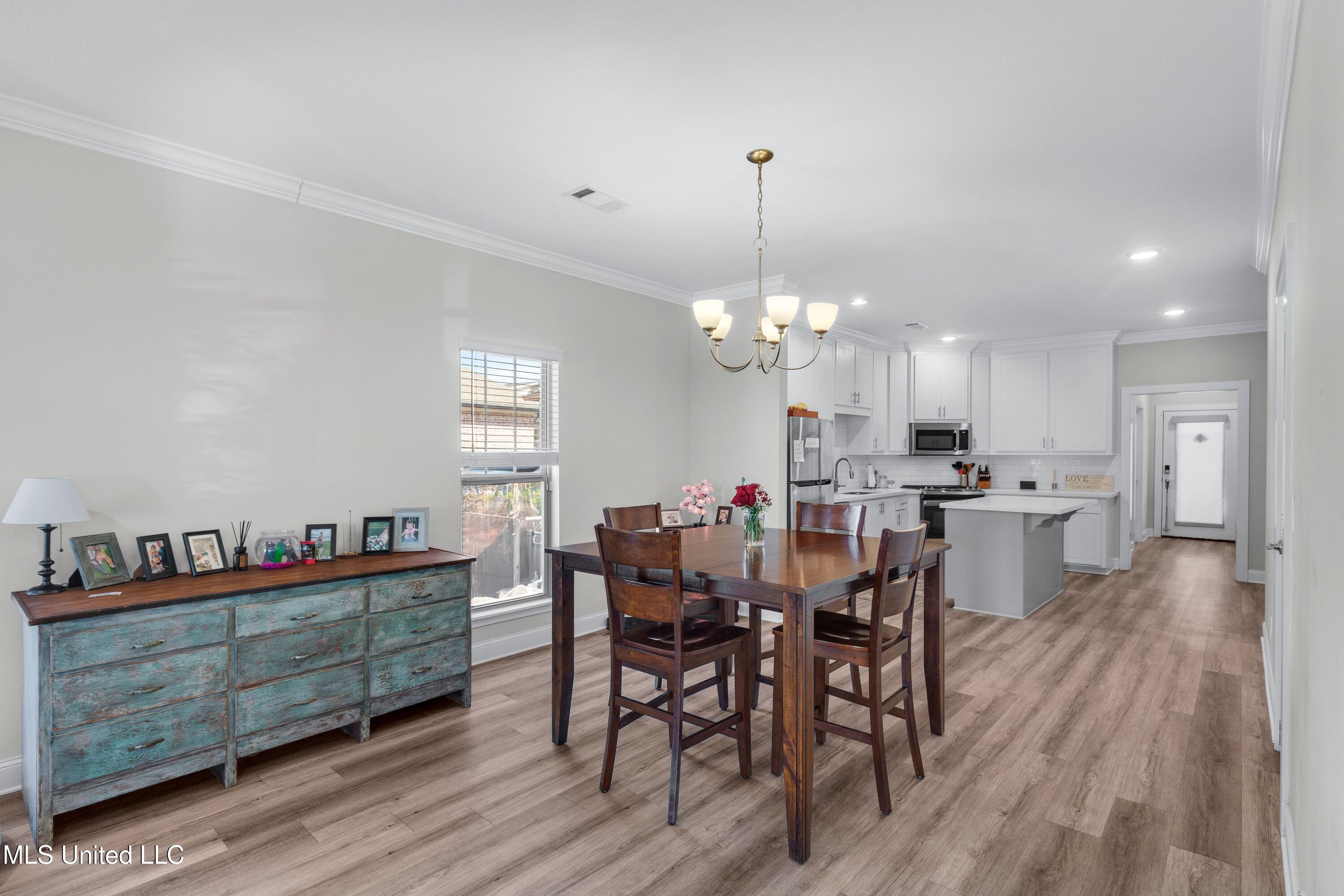 817 Long Leaf Circle Property Photo 10