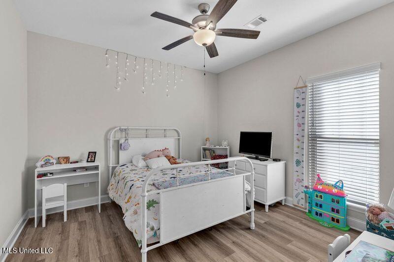 817 Long Leaf Circle Property Photo 22