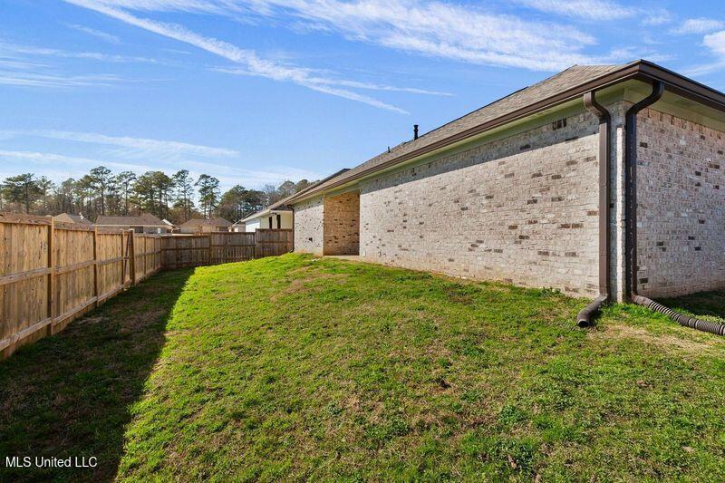 817 Long Leaf Circle Property Photo 24