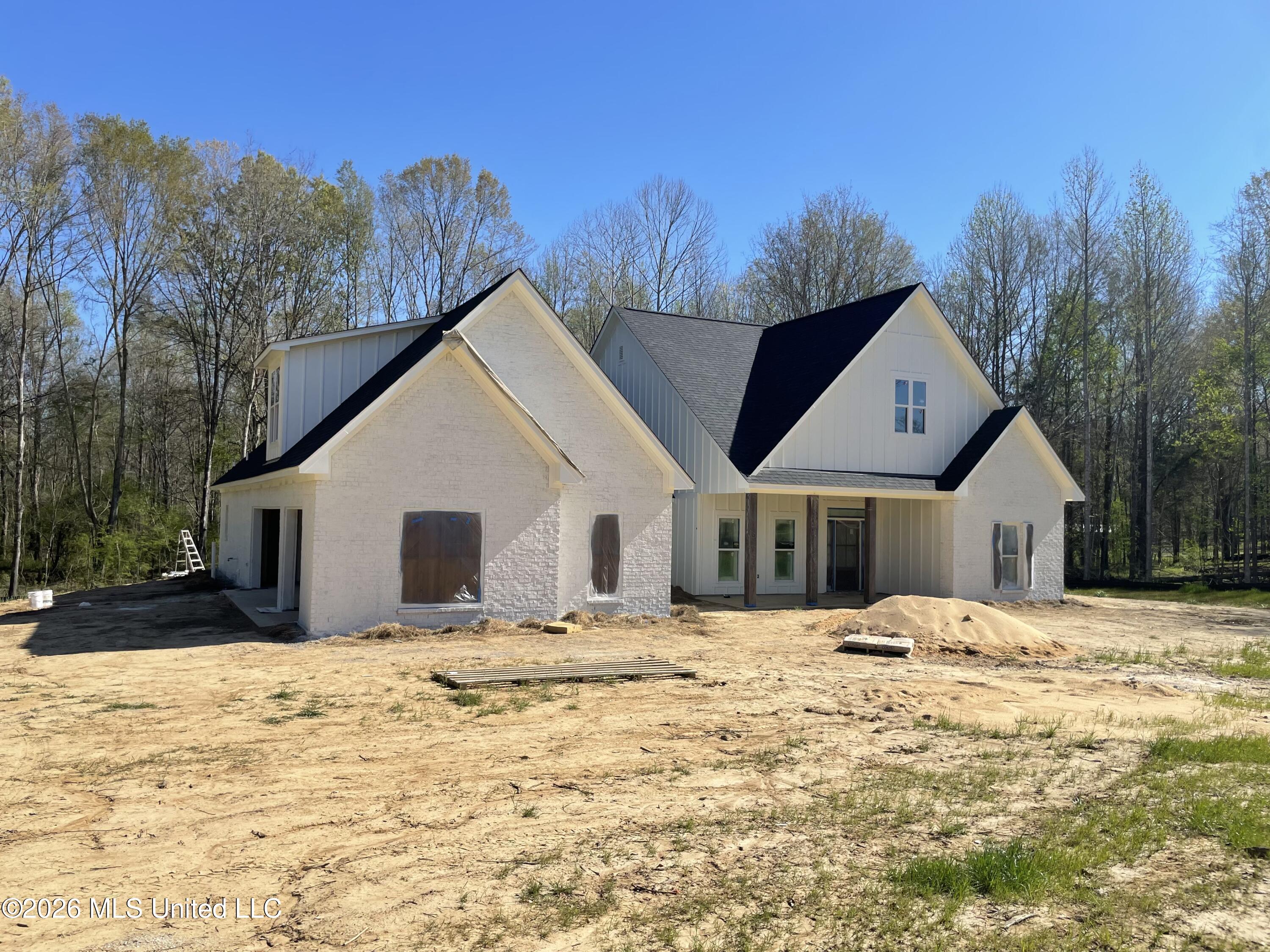 120 Crosswind Drive Property Photo 1