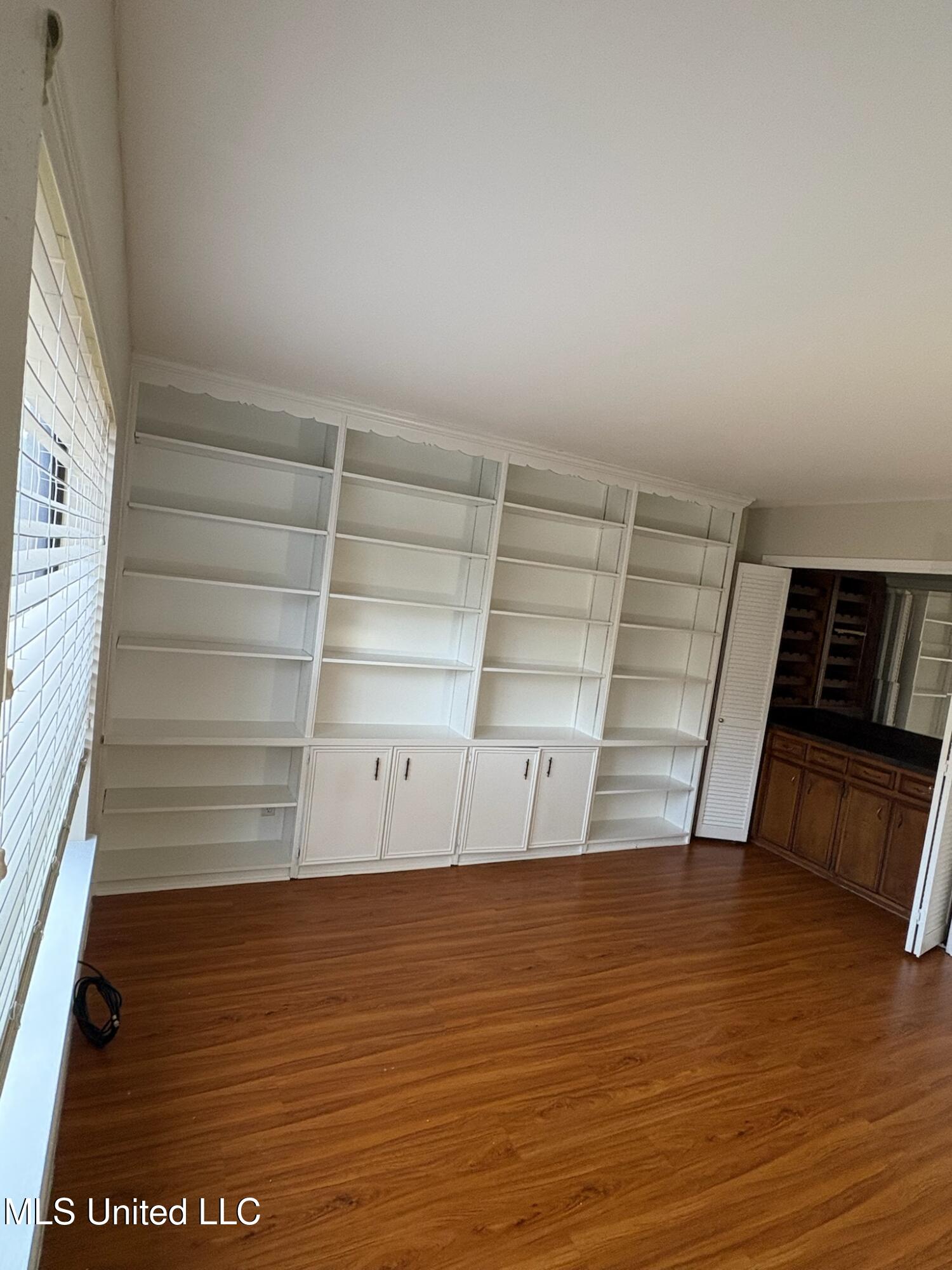 5125 Old Canton Road Property Photo 6
