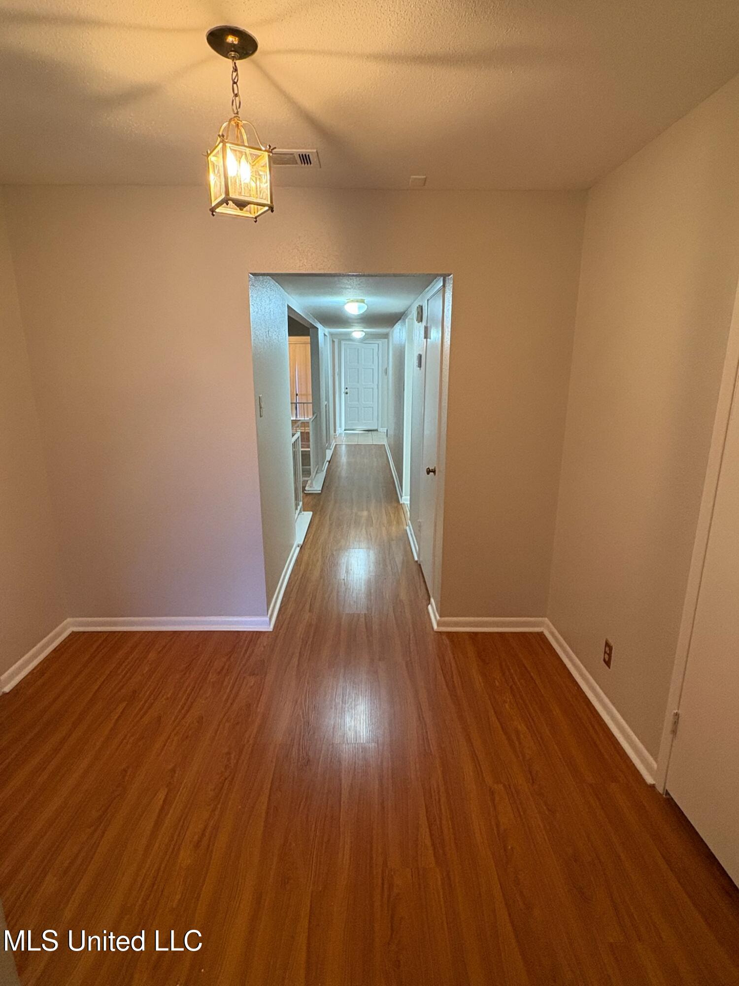 5125 Old Canton Road Property Photo 9