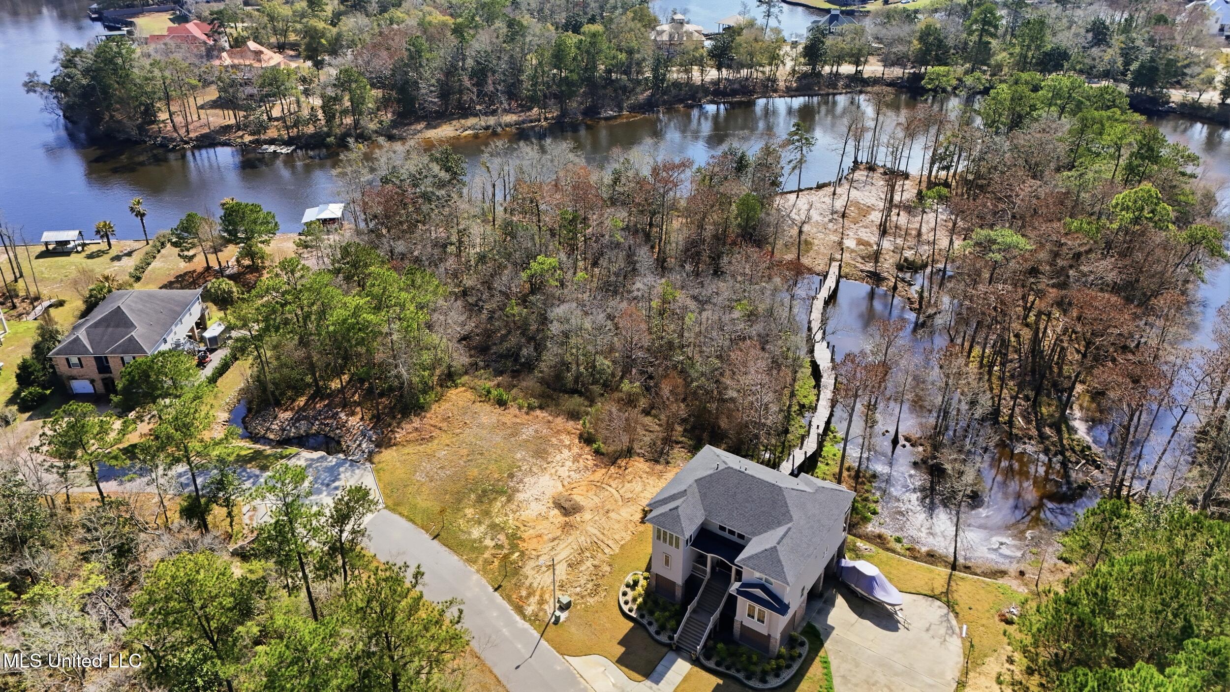 12765 Woodland Circle Property Photo 1