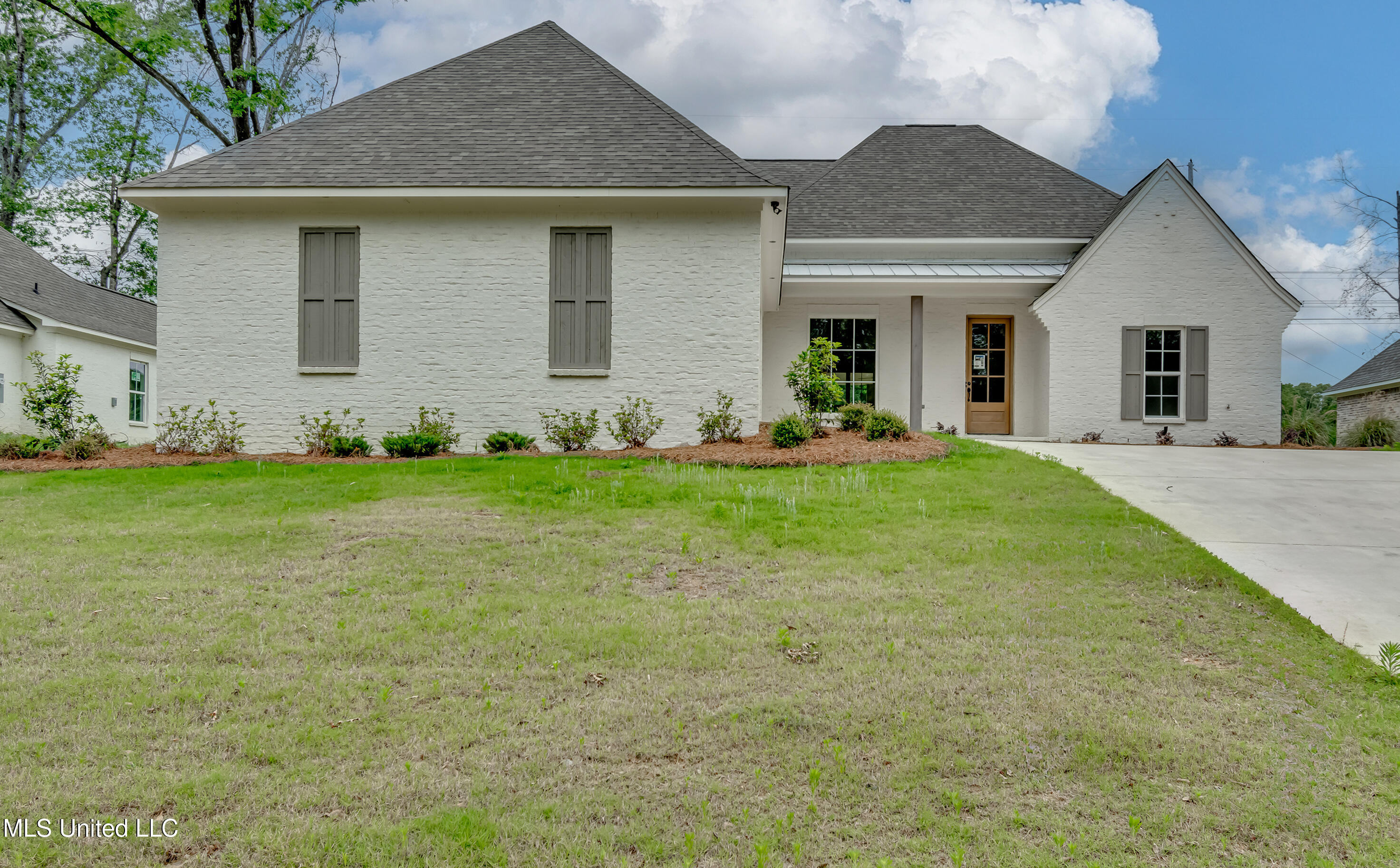 124 Grayson Way Property Photo 1