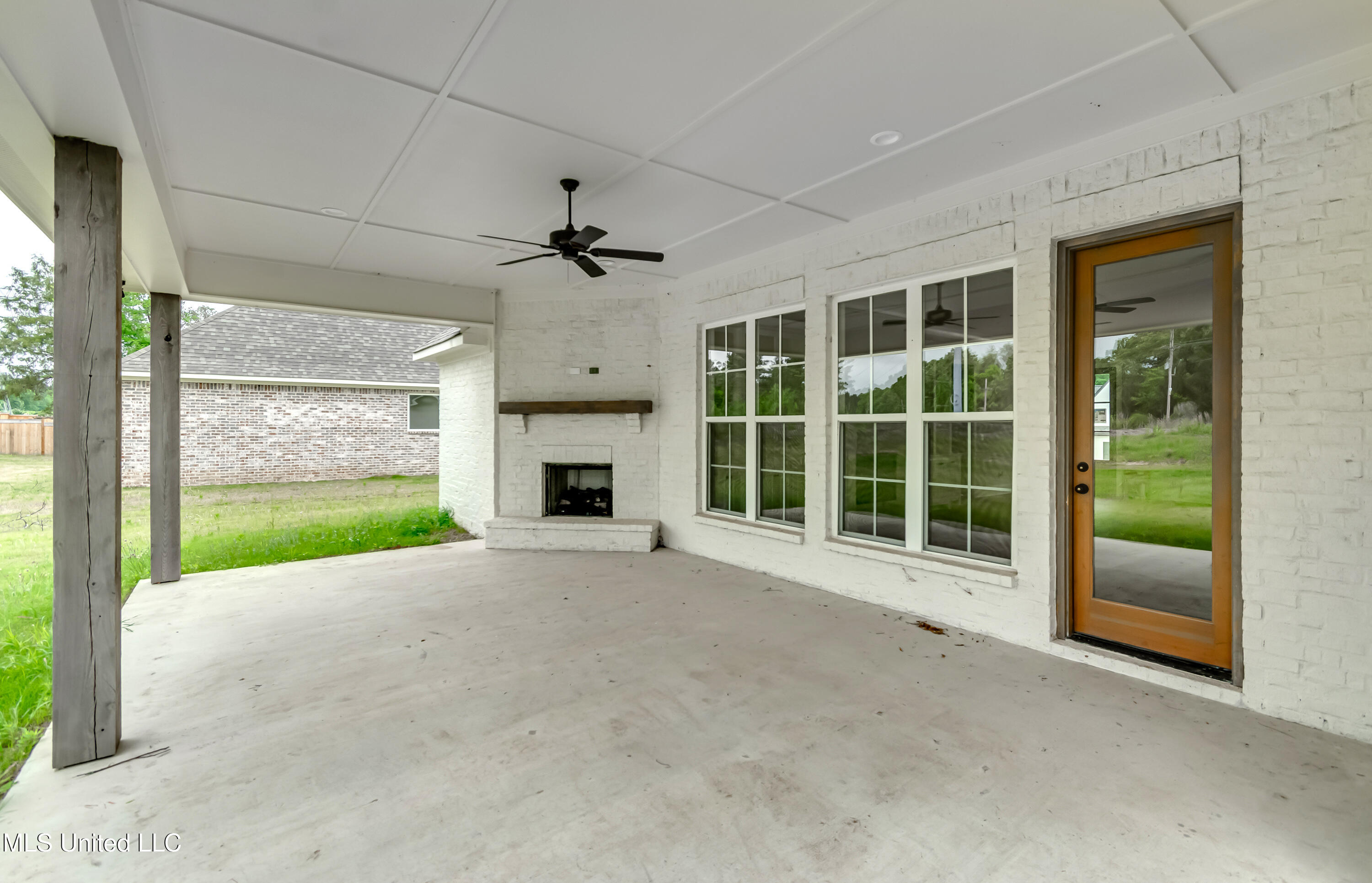 124 Grayson Way Property Photo 6