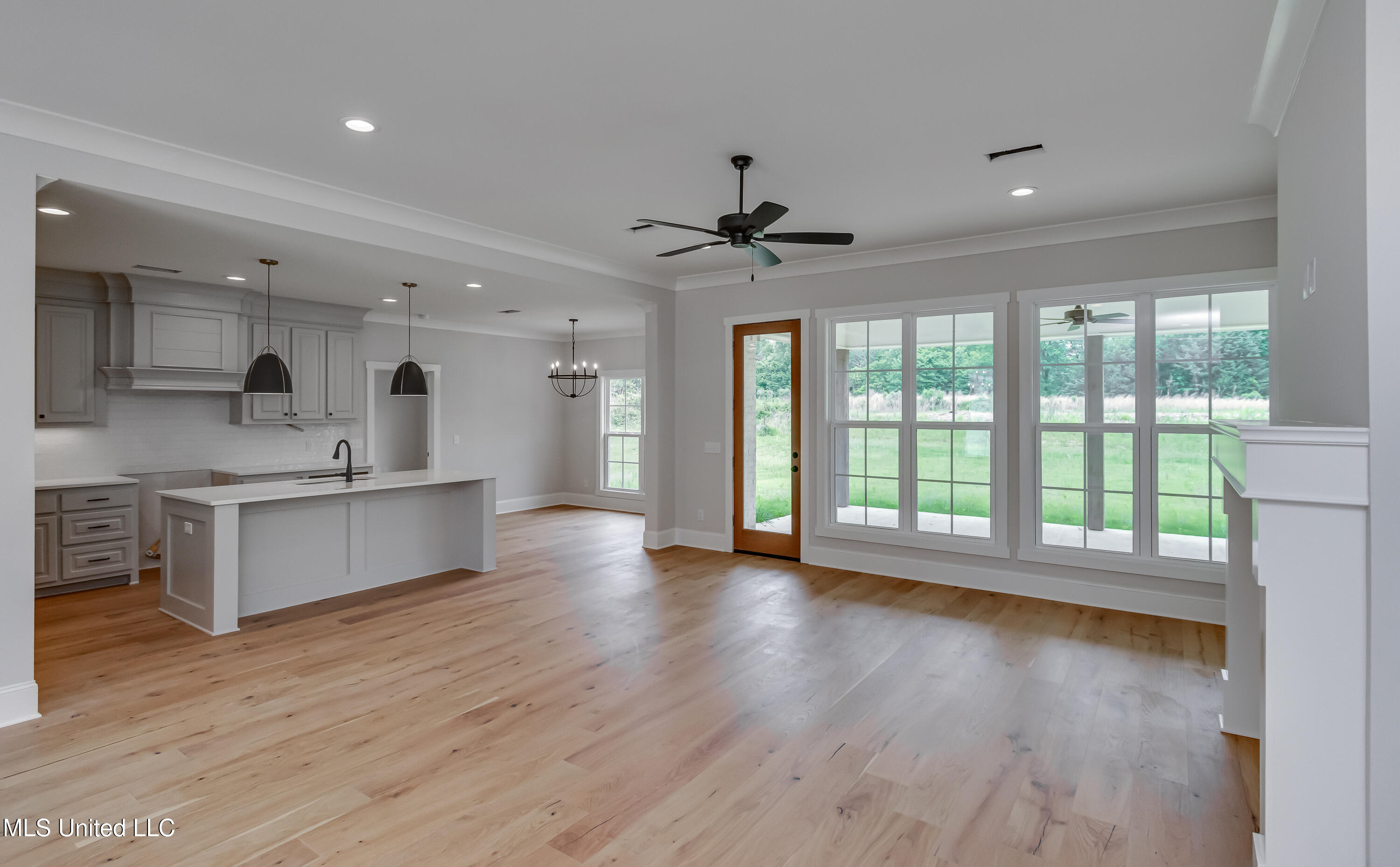 124 Grayson Way Property Photo 13