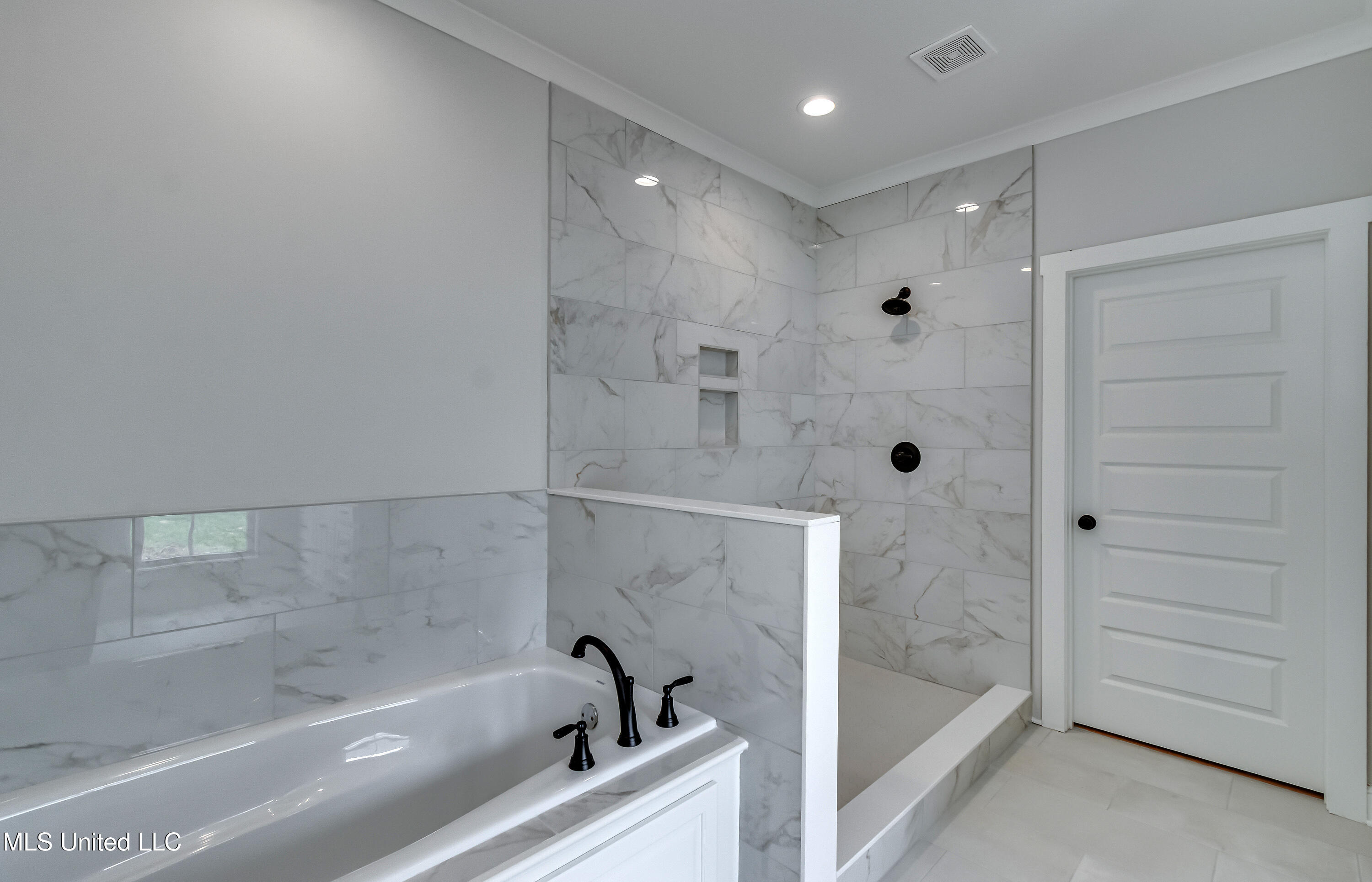 124 Grayson Way Property Photo 33