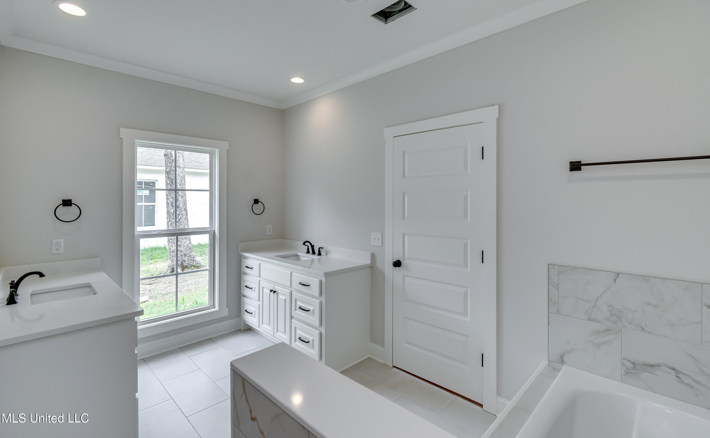 124 Grayson Way Property Photo 35