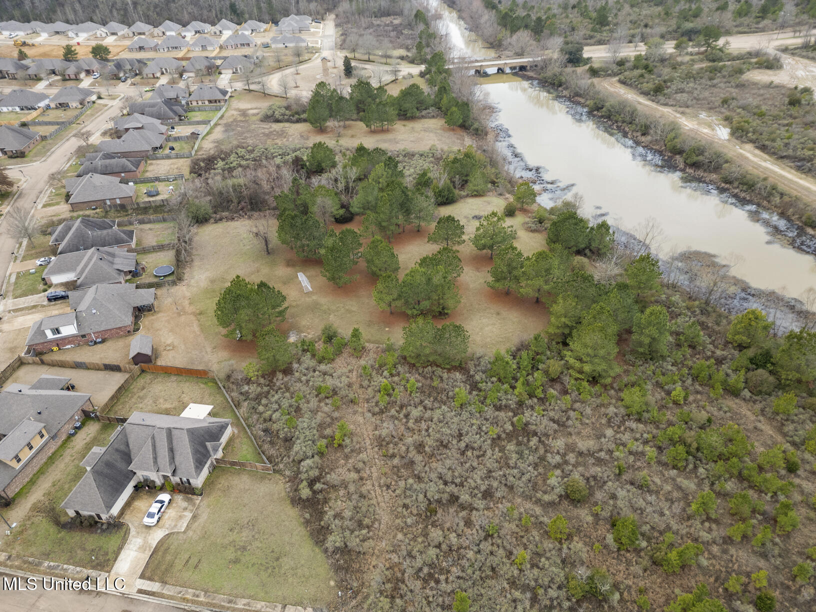 002 Stonebridge Property Photo 8