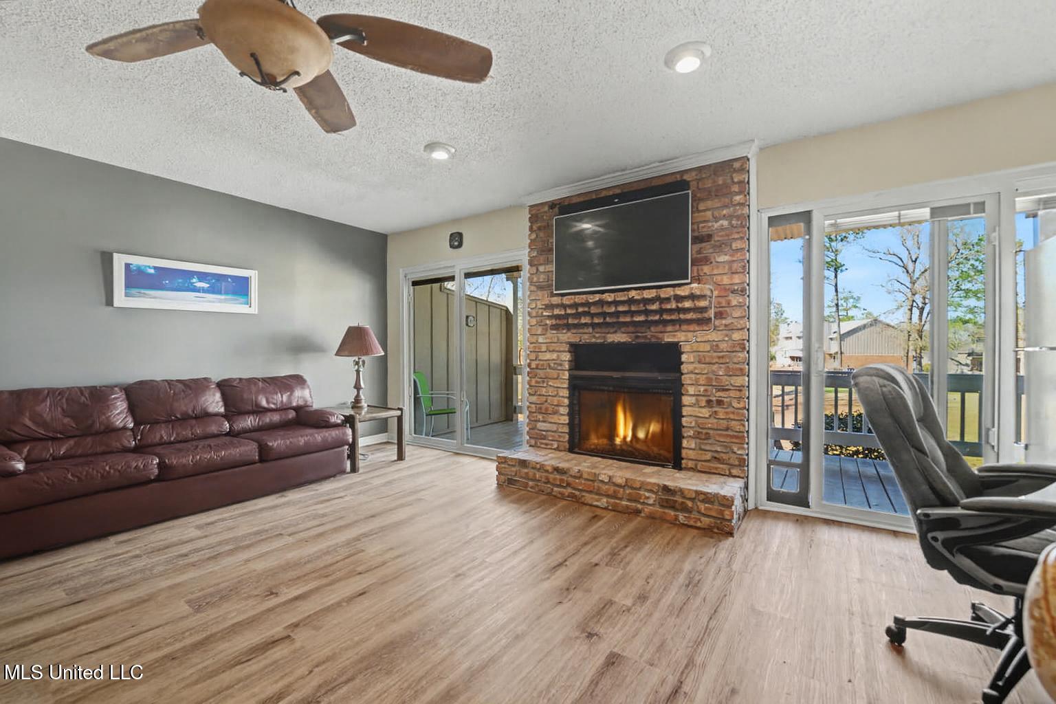 288 Highpoint Drive Property Photo 4