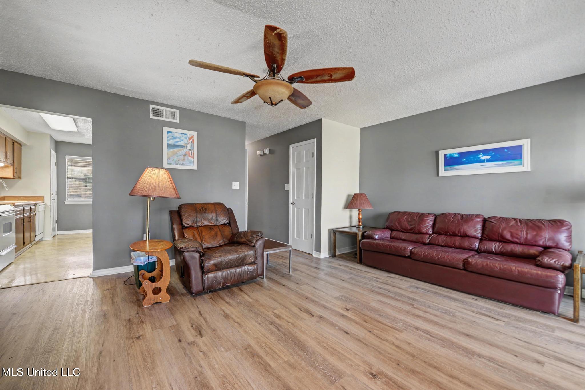 288 Highpoint Drive Property Photo 5