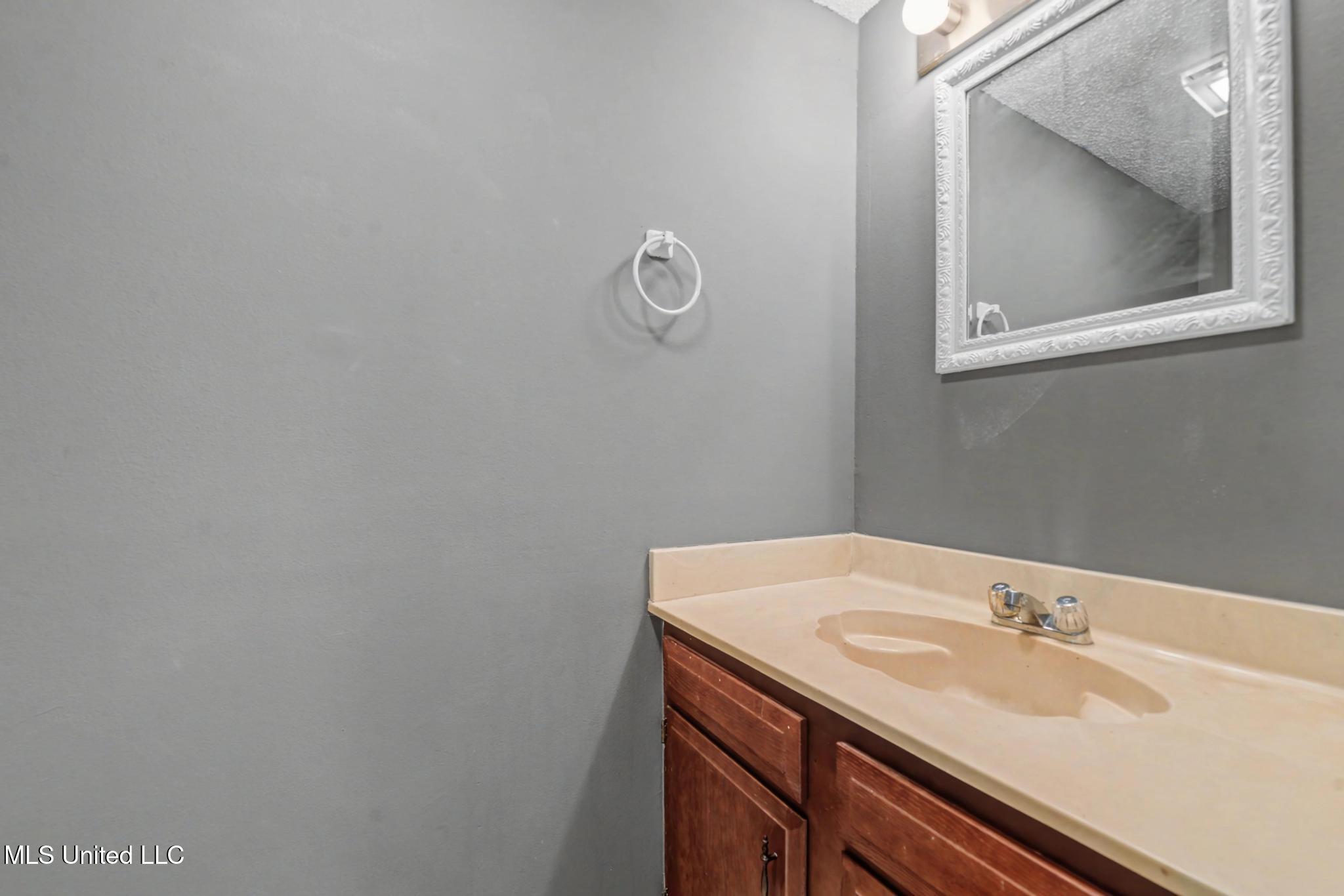 288 Highpoint Drive Property Photo 8