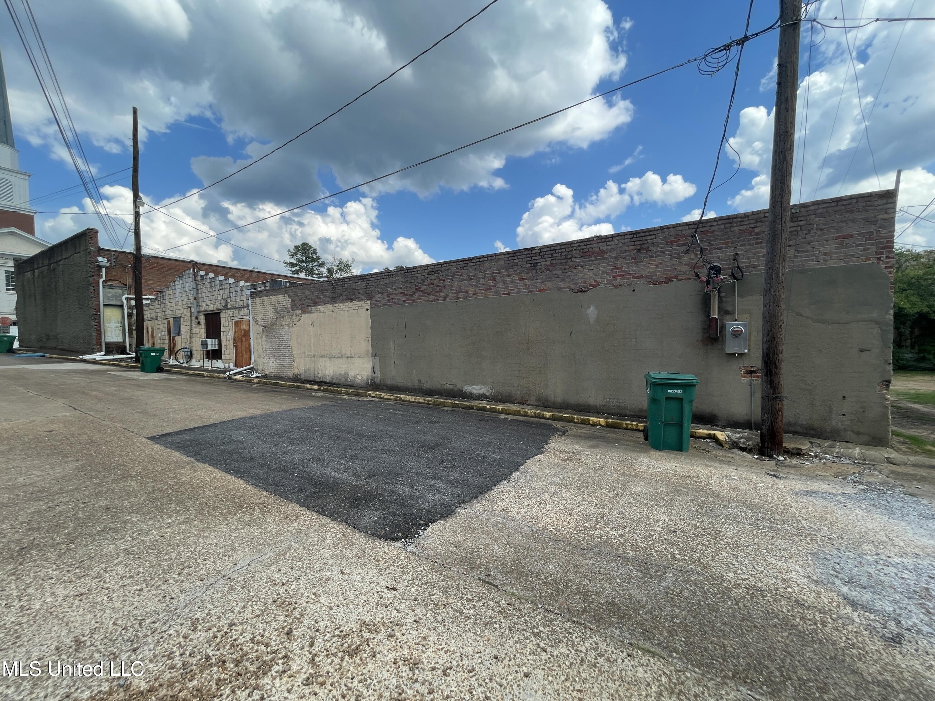 113 N Natchez Street Property Photo 5