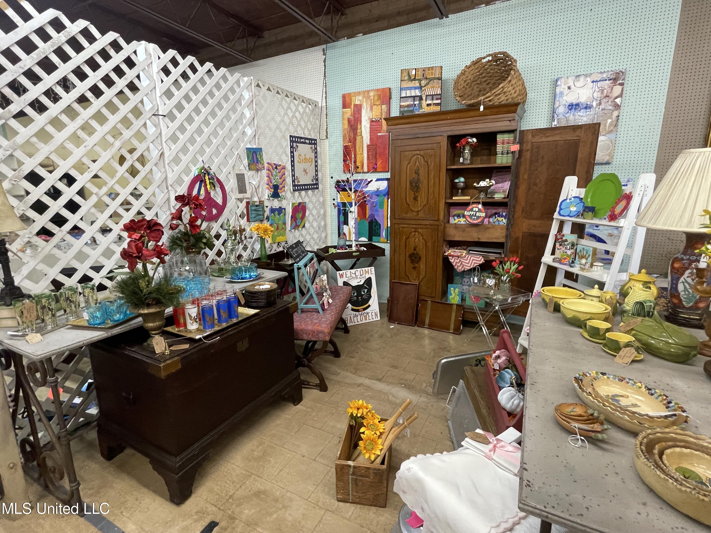 113 N Natchez Street Property Photo 6